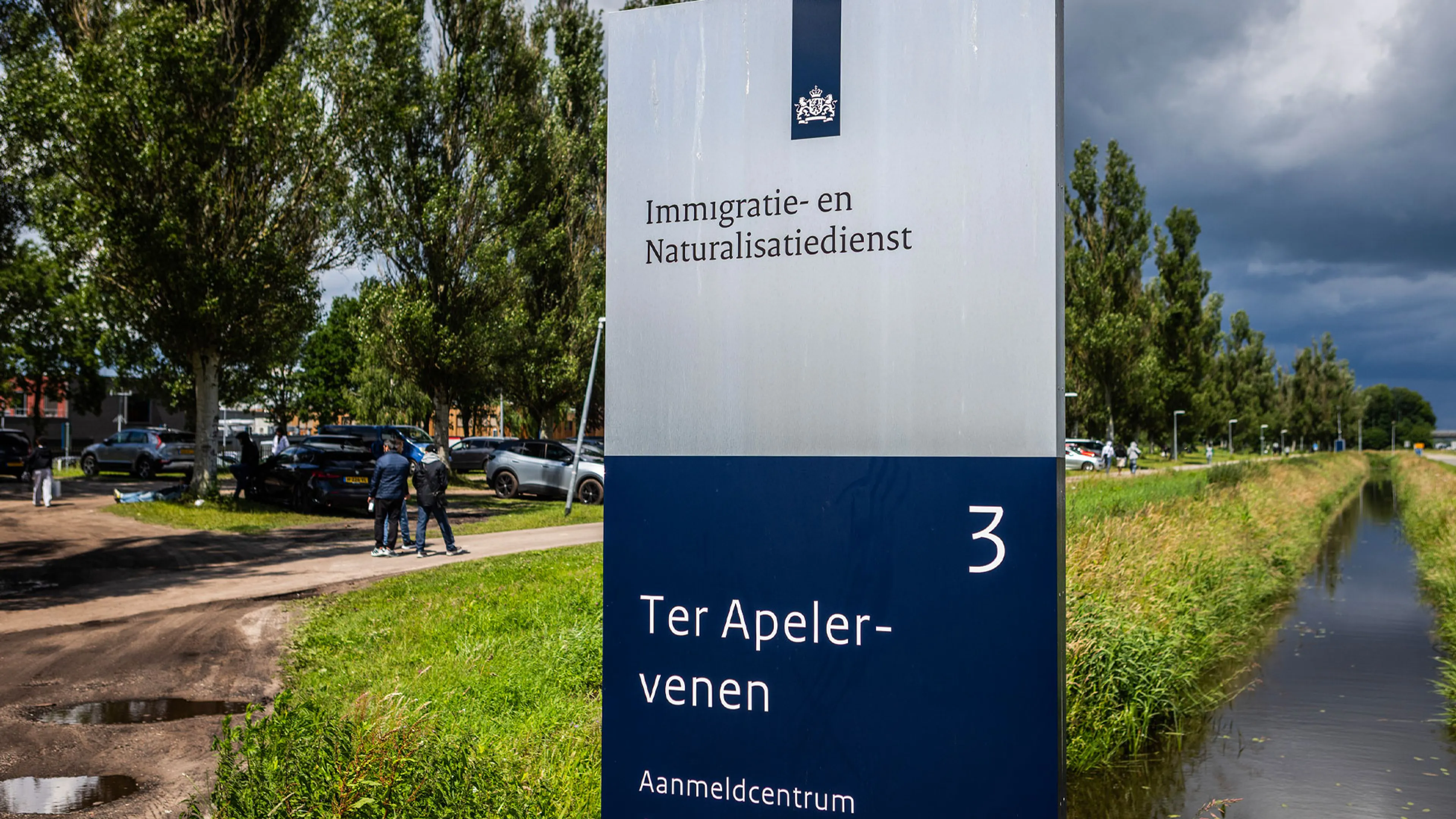 Vechtpartijen bij aanmeldcentrum Ter Apel op avond zonder Rode Kruis, één persoon aangehouden