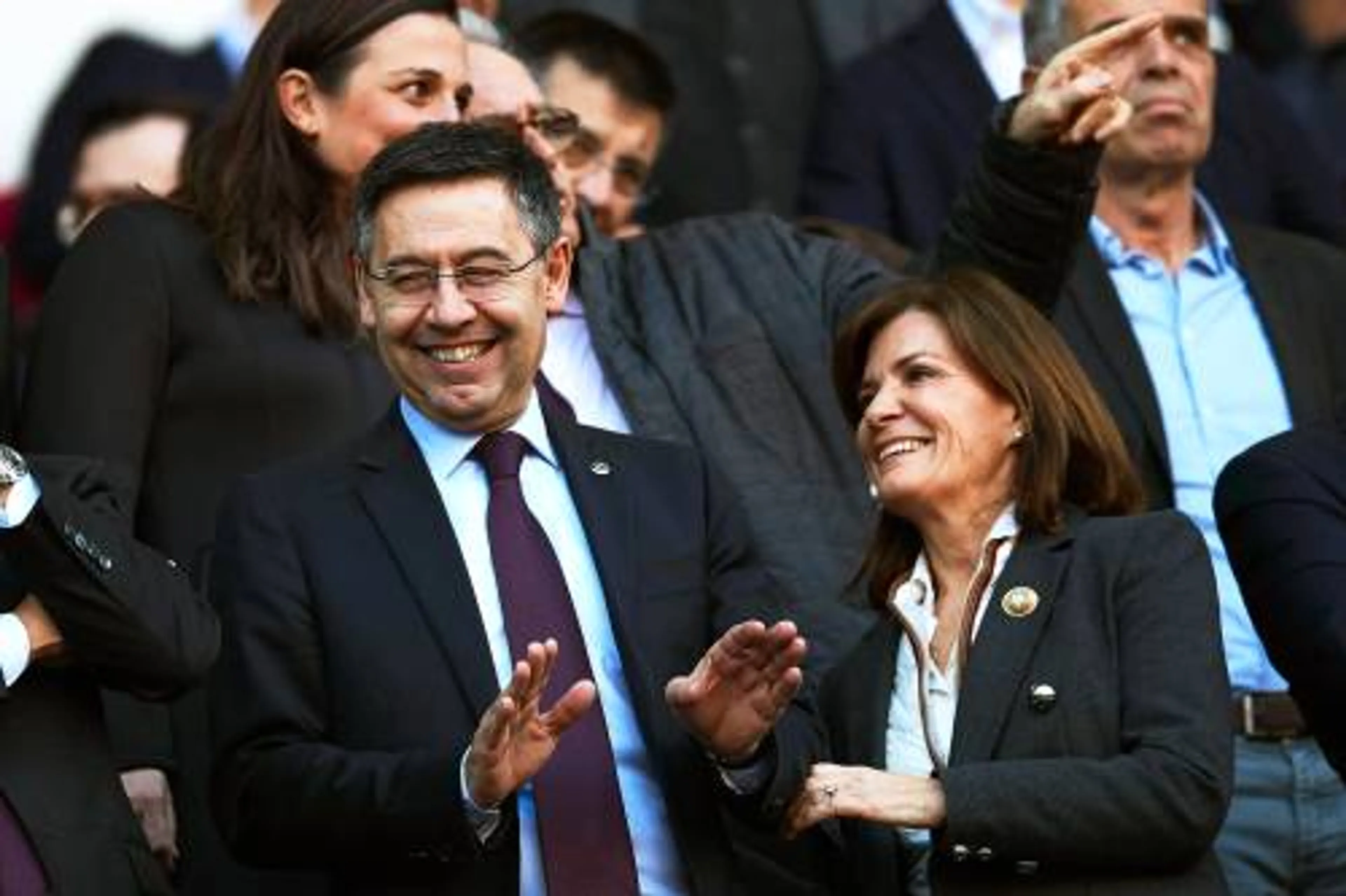 Voorzitter FC Barcelona verontschuldigt zich bij fans na historische afstraffing