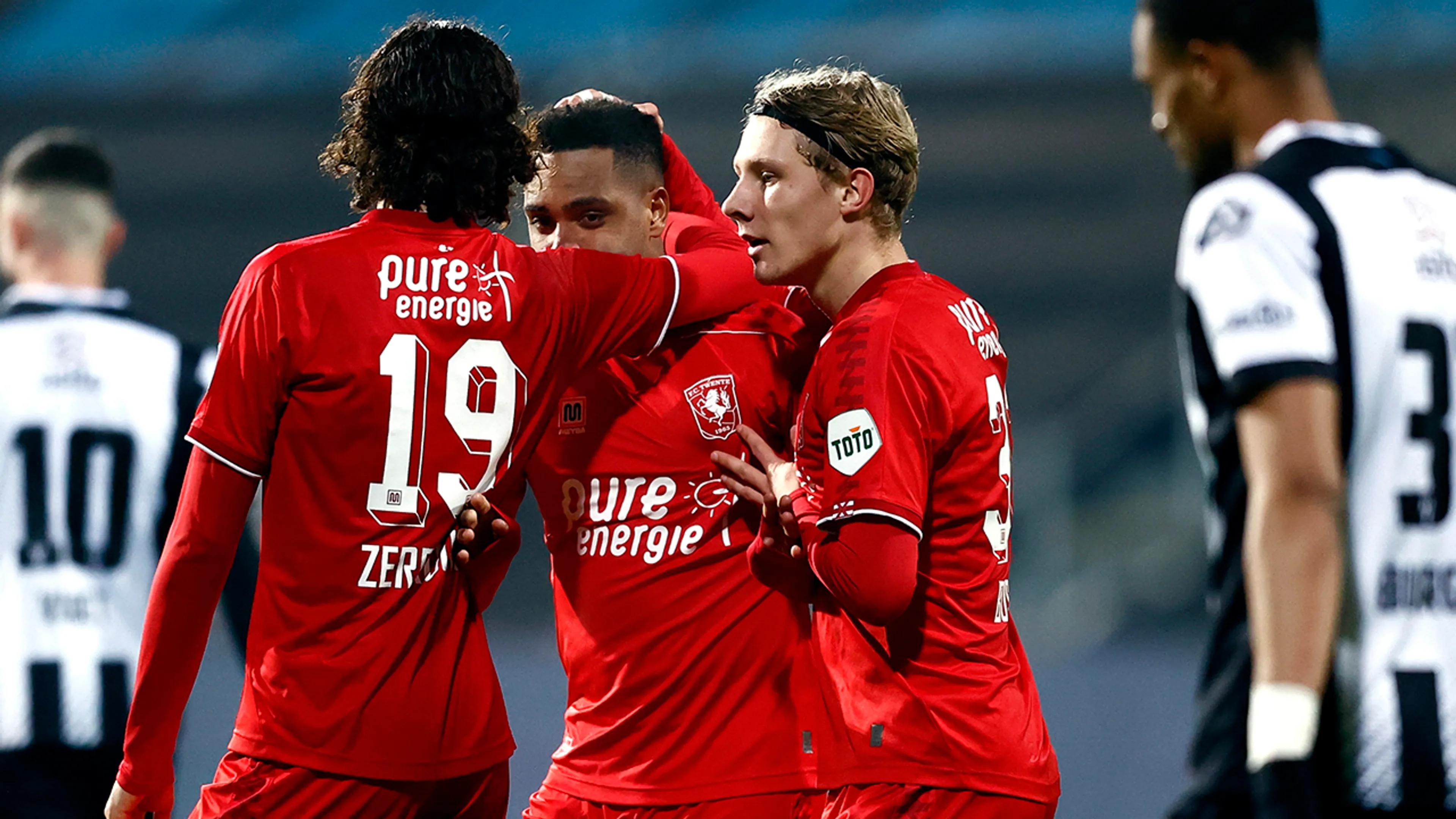 Heracles Almelo en FC Twente houden elkaar in evenwicht
