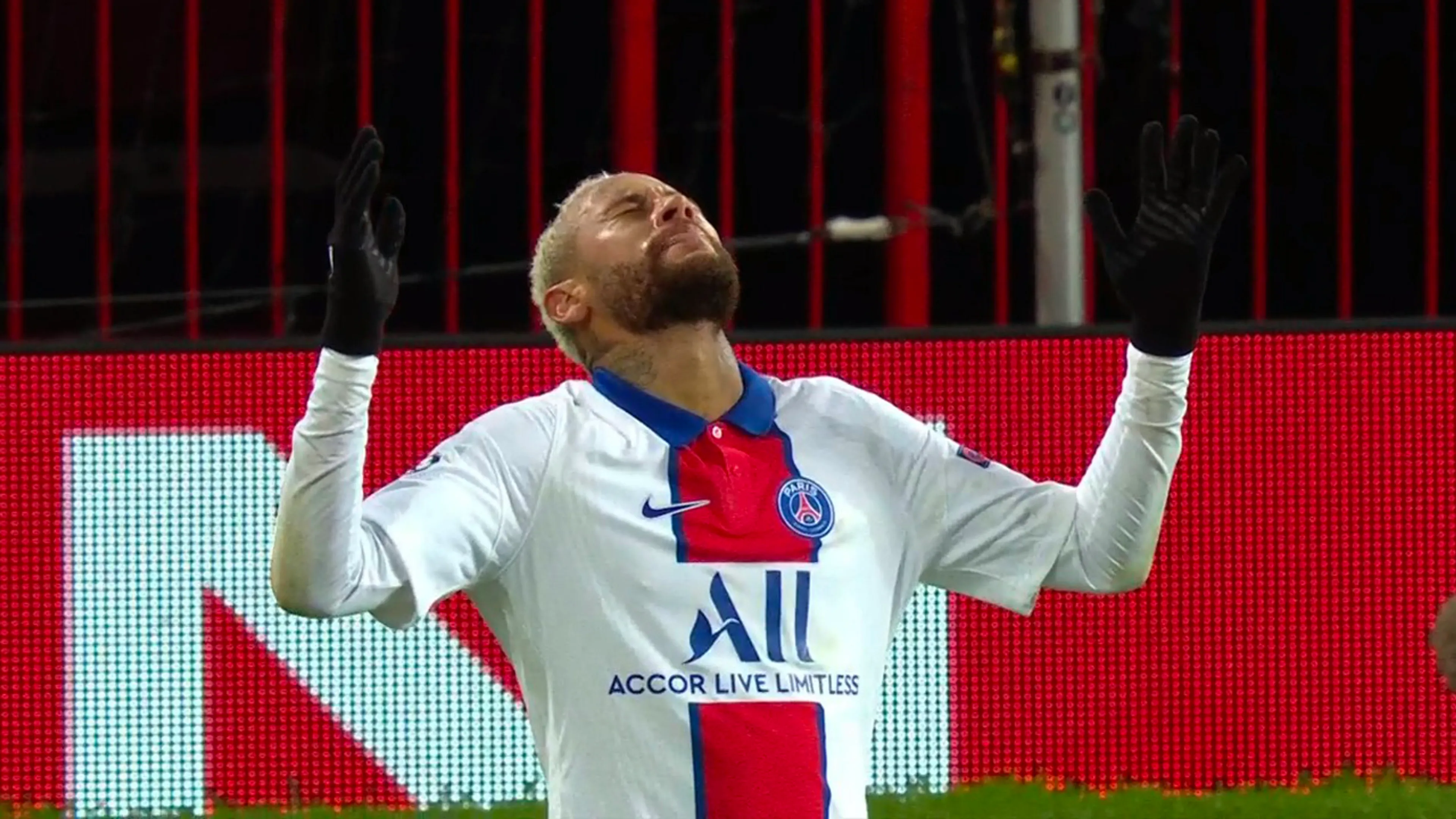 Neymar juicht mee met finalist Santos