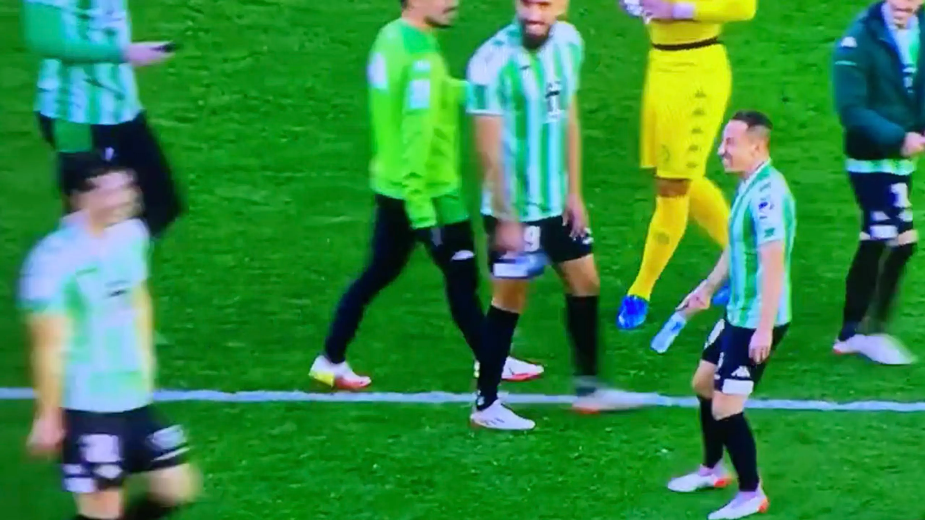 Oud-PSV'er Guardado ligt onder vuur na imitatie van staafincident