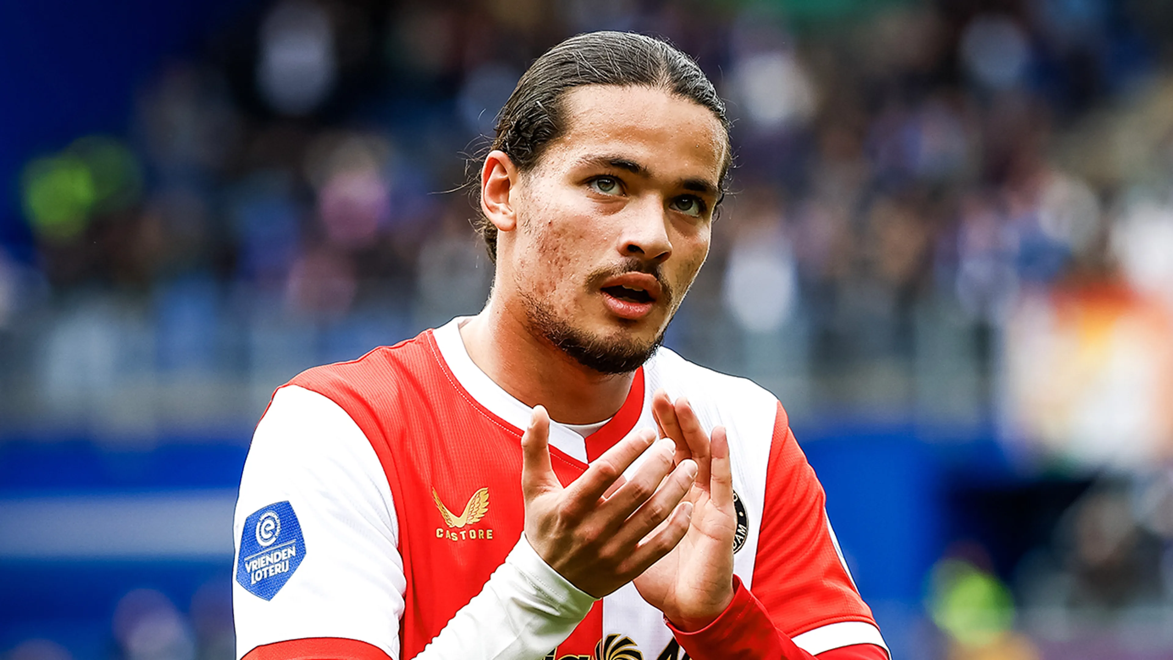 'Verrassende wending: Feyenoord zegt 'nee' tegen megabod en houdt Hadj Moussa in De Kuip'