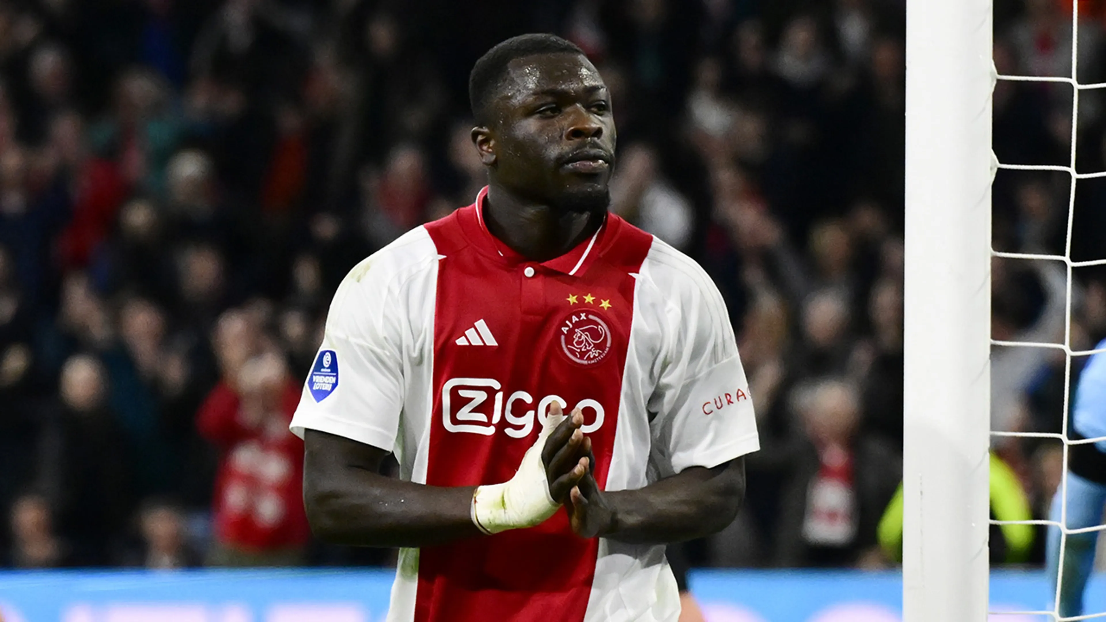Ajax boekt moeizame thuisoverwinning op PEC Zwolle