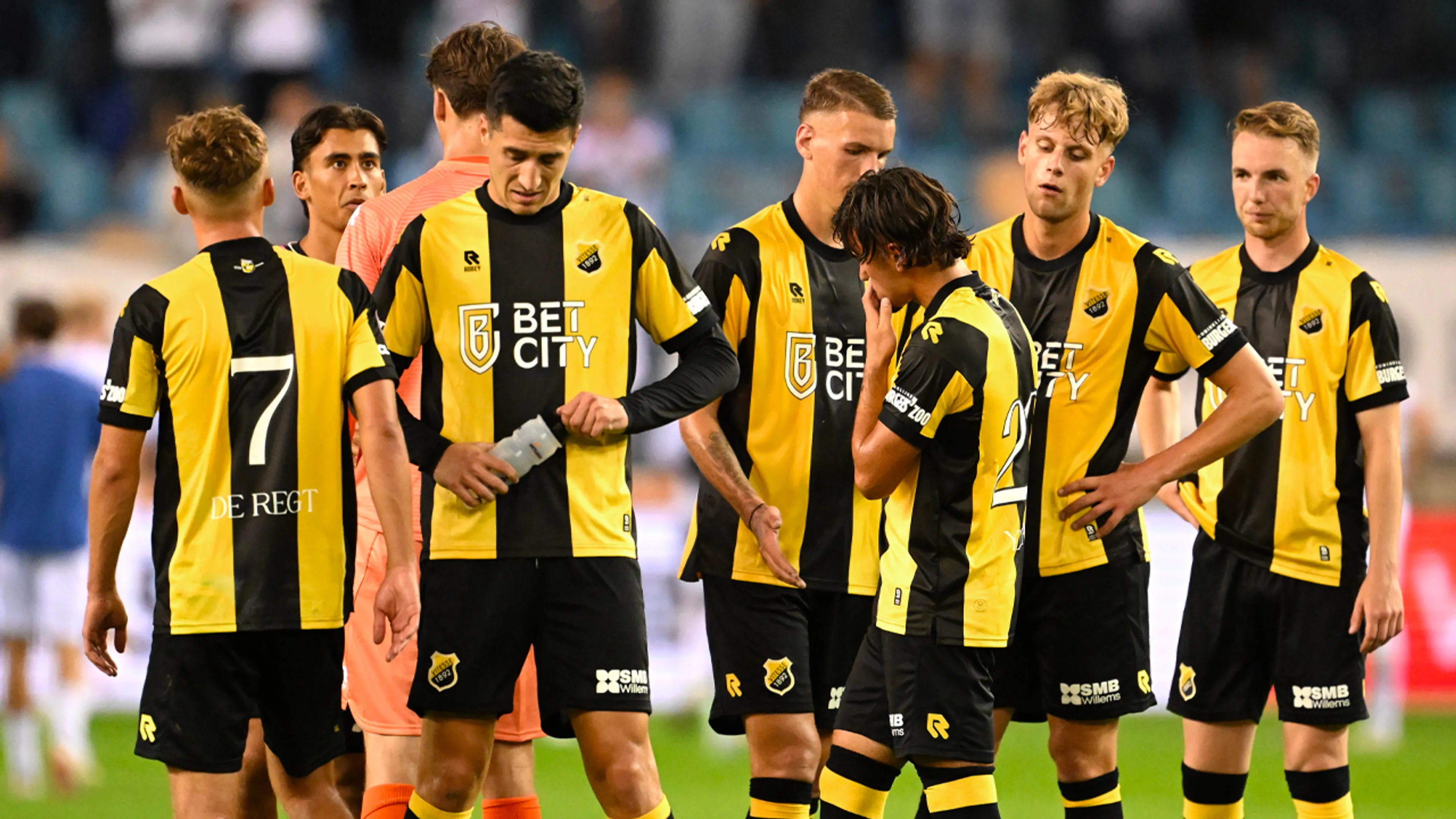 KNVB bestraft Vitesse en brengt club 21 punten in mindering