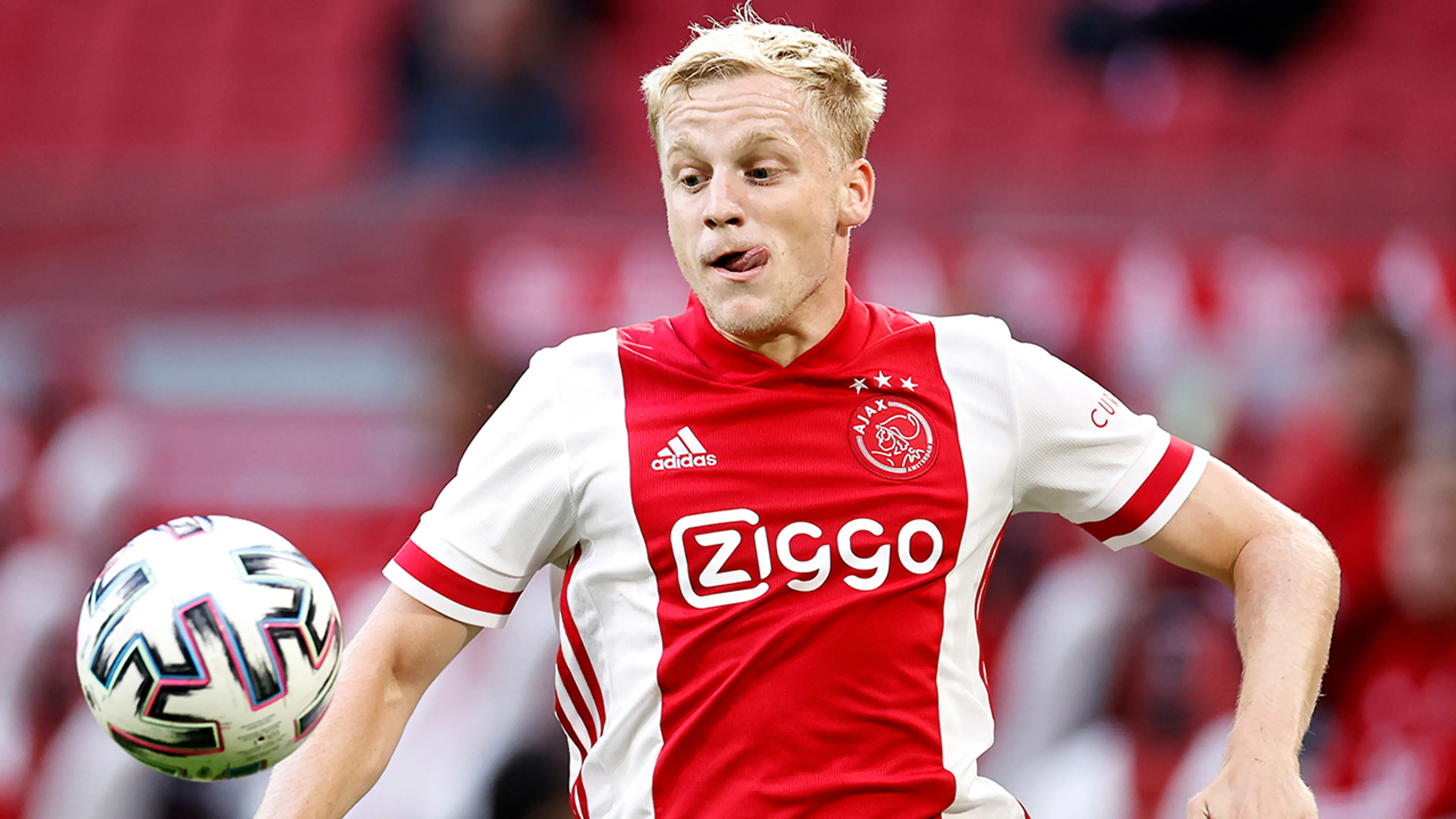 'Van de Beek ontbreekt in wedstrijdselectie Ajax en is dichtbij transfer'