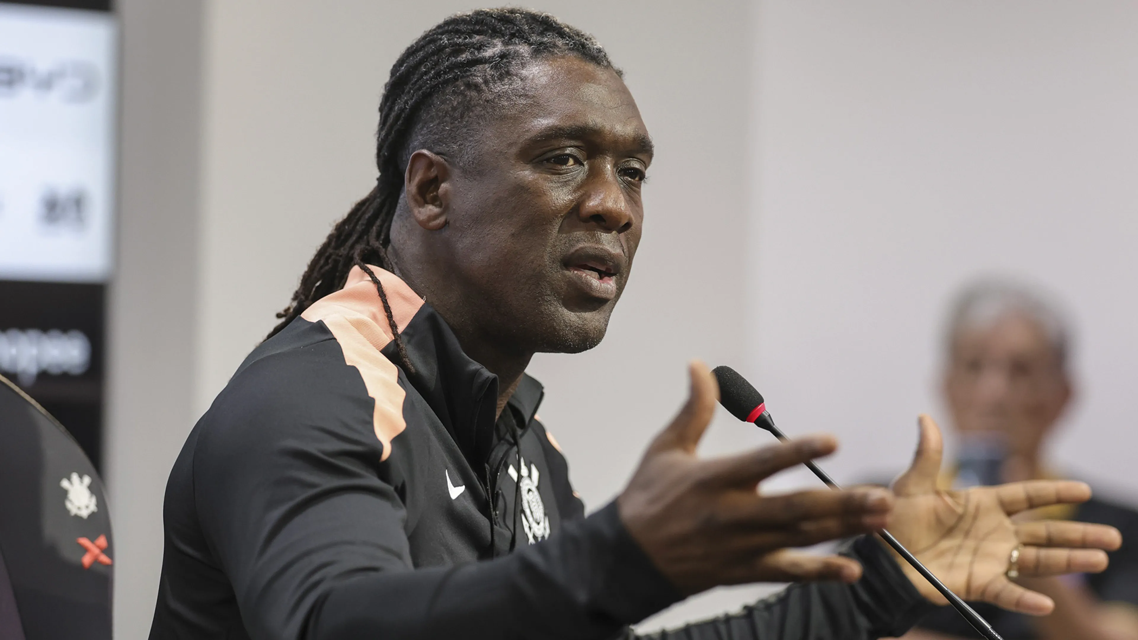 Clarence Seedorf stapt uit raad van commissarissen KNVB vanwege nieuwe trainersklus