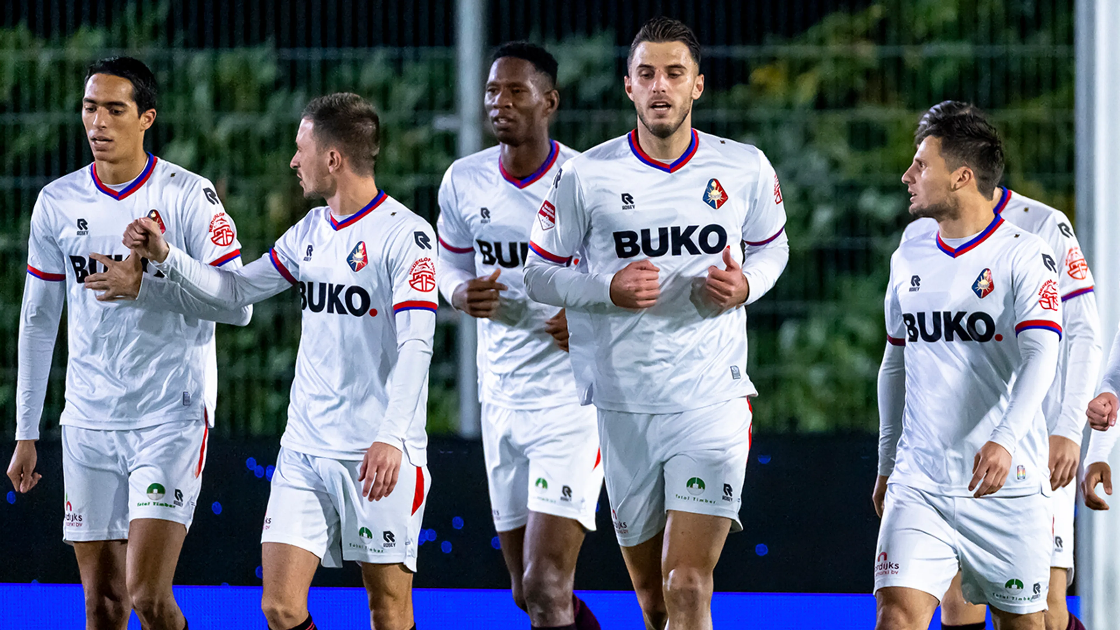 Telstar haakt met ludieke actie in op Black Friday: 'Willen hem niet kwijt, maar pecunia non olet'