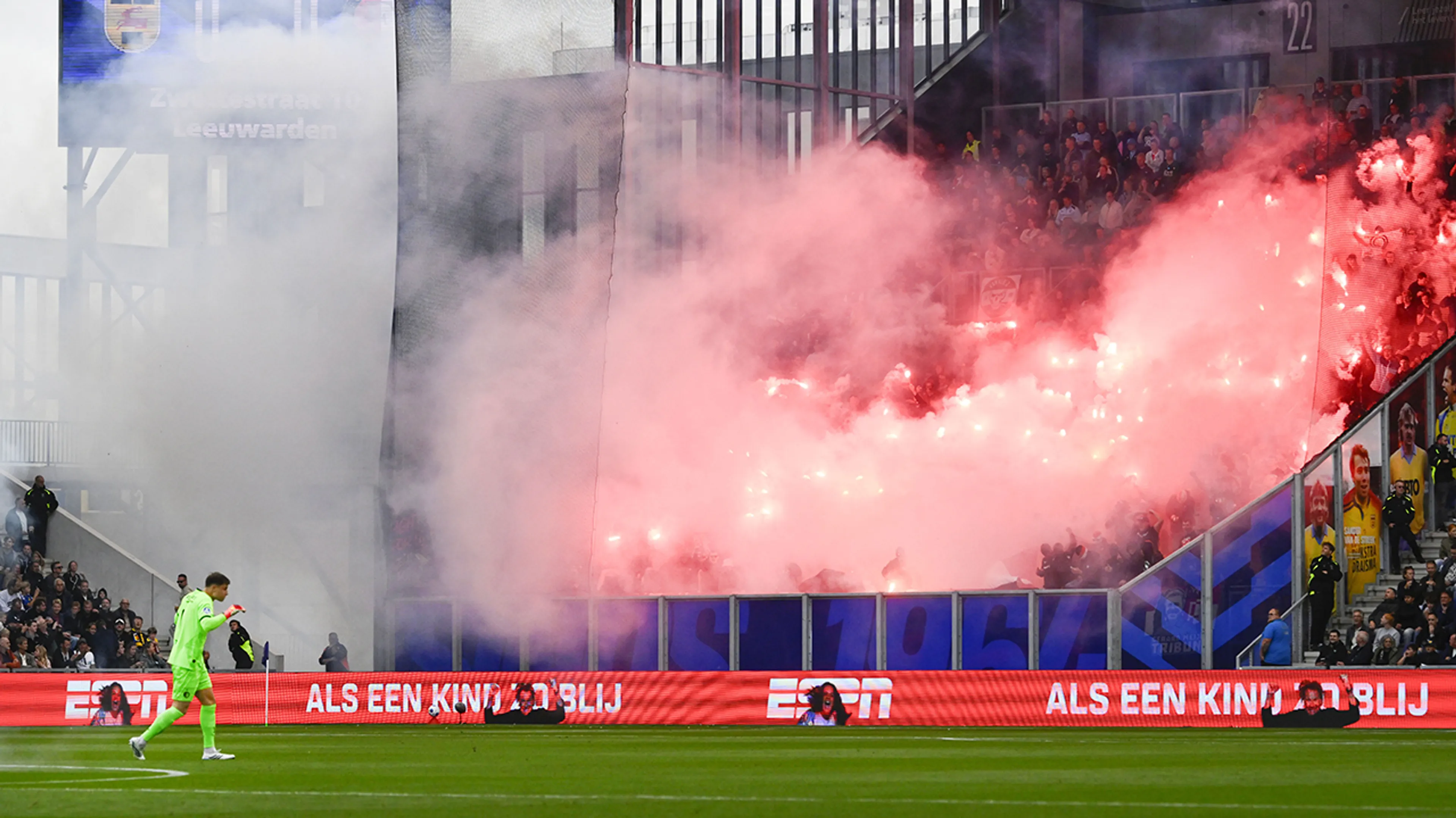 Feyenoord hoort straf van KNVB voor vuurwerkgeweld bij SC Cambuur