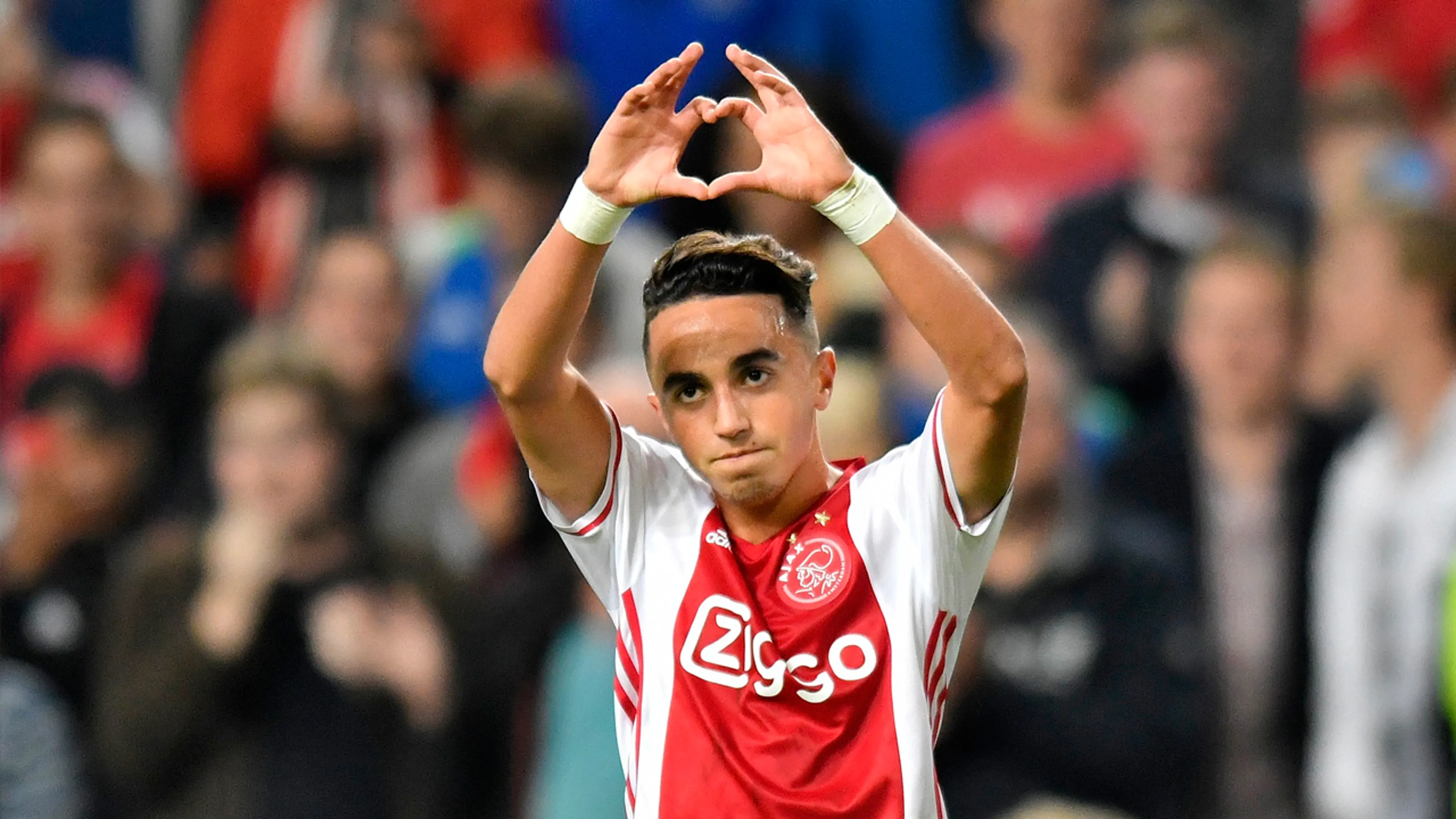 Abdelhak Nouri Trofee bij Ajax voor Van Axel Dongen