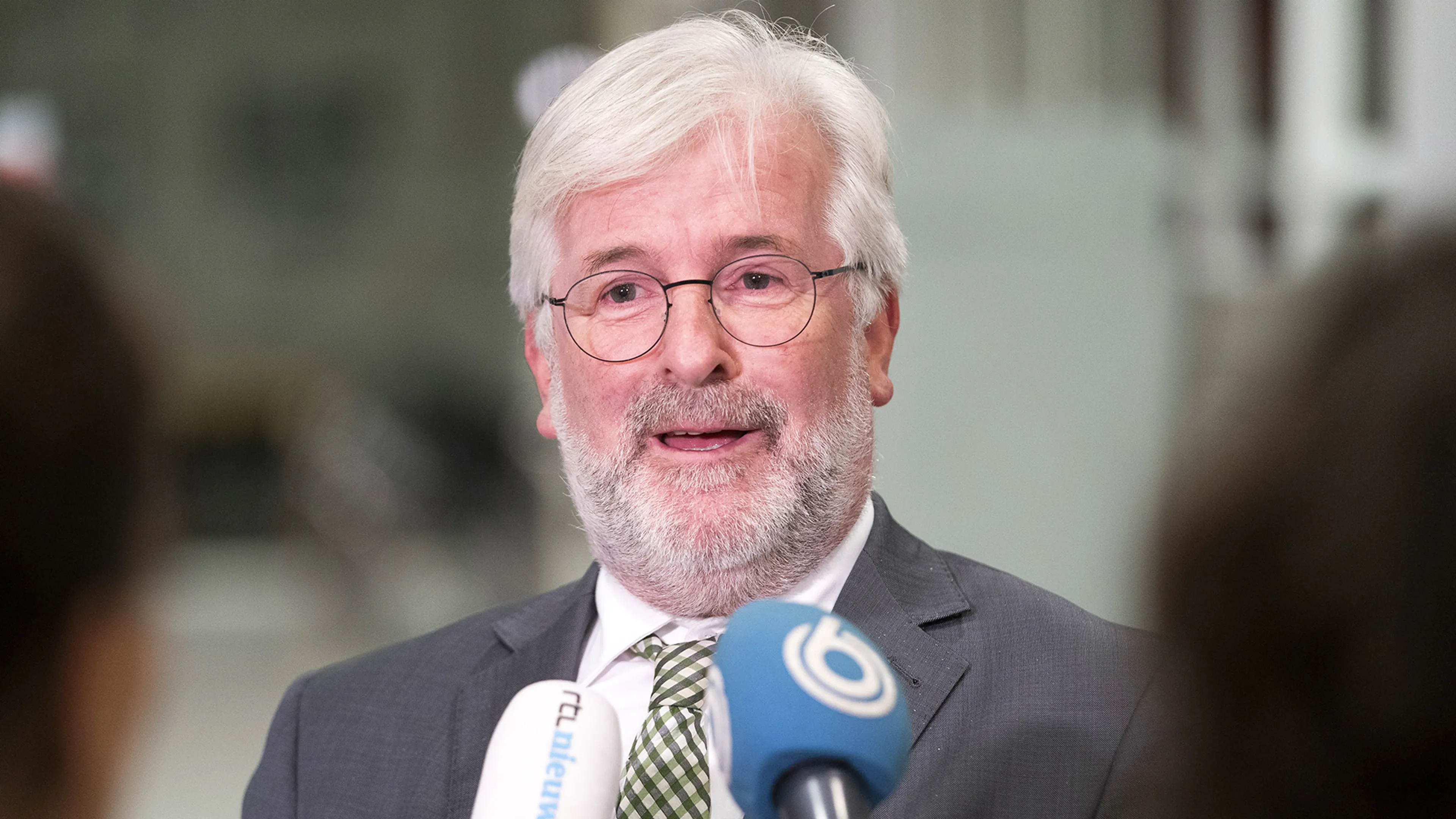 Burgemeester Terneuzen stapt op om onenigheid over azc-vergunning: 'Inbreuk op het vertrouwen'