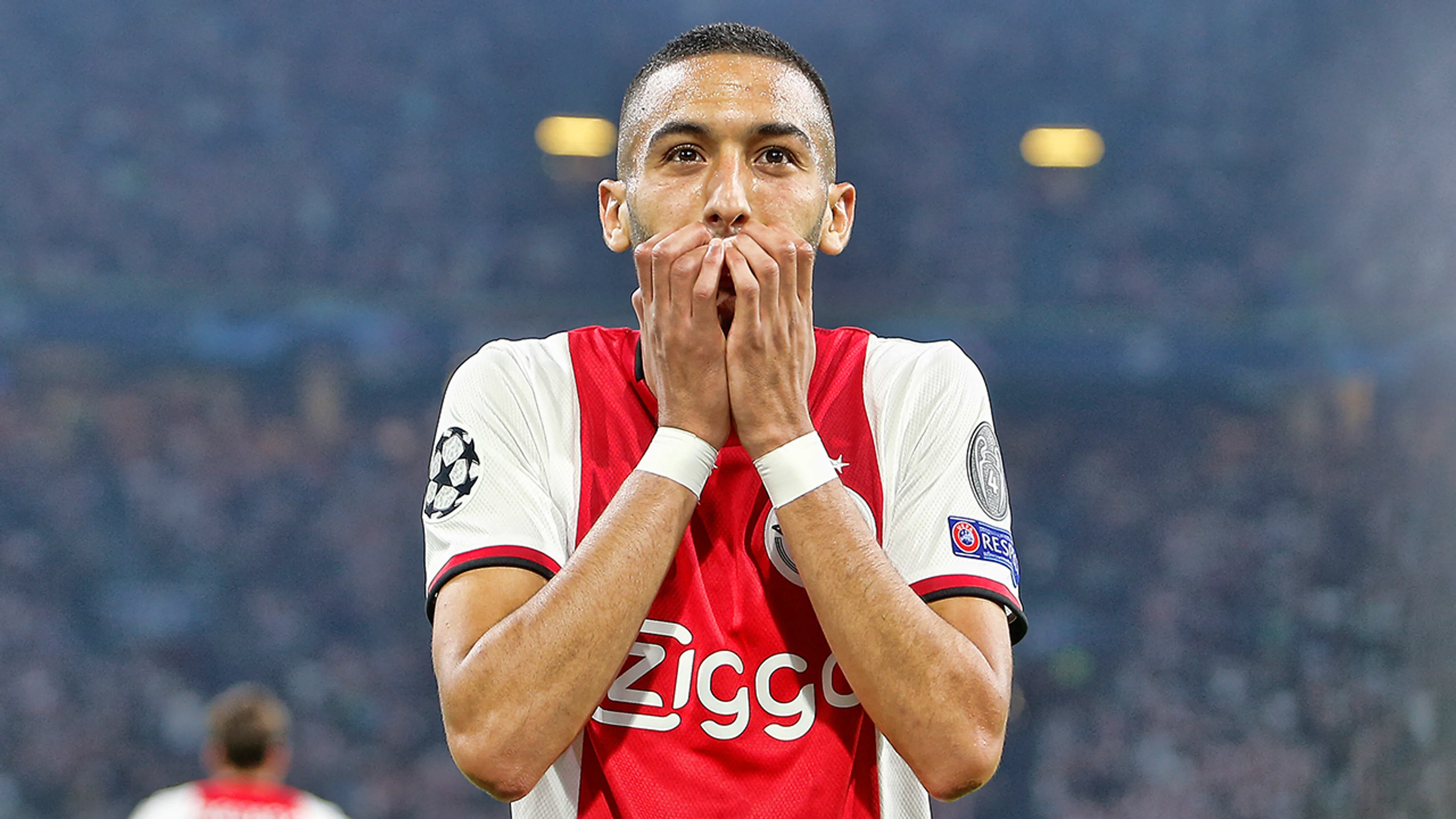 Ziyech trakteert zichzelf op reusachtige villa van vier miljoen euro