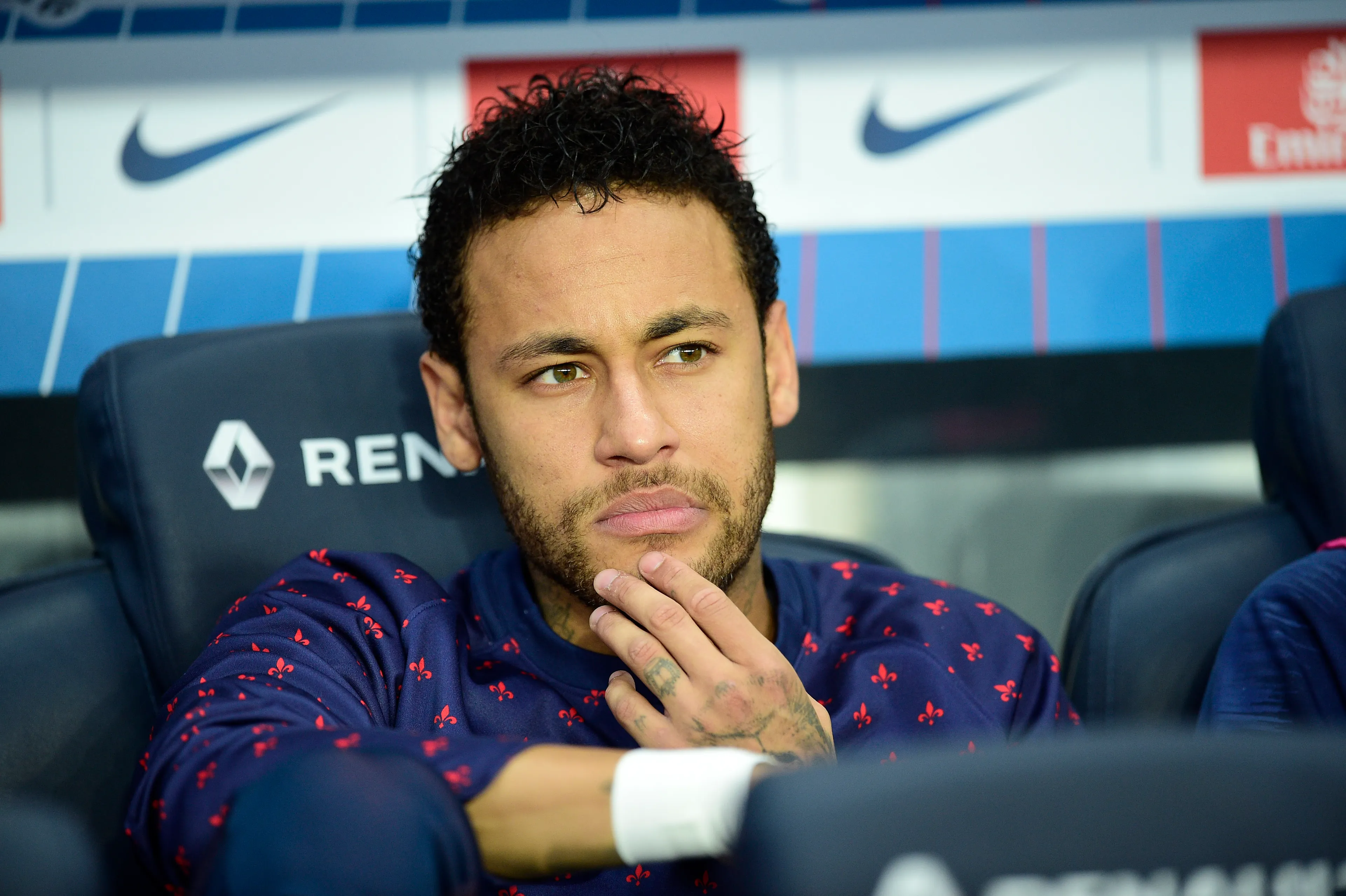 UEFA schorst Neymar drie duels om belediging