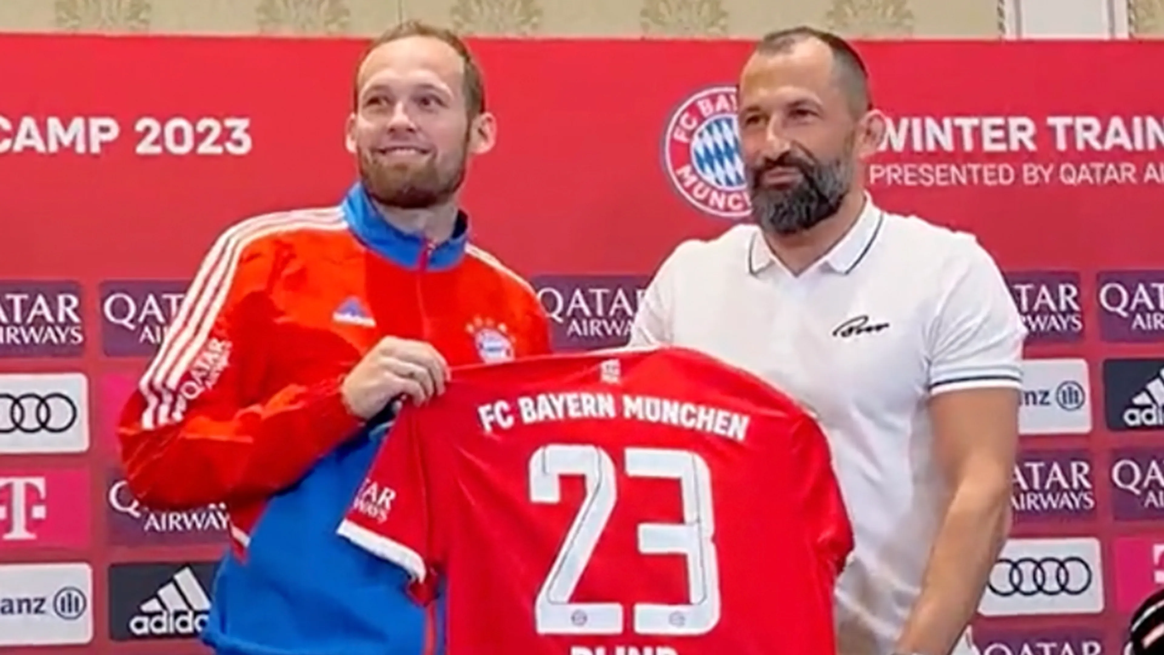 Blind tijdens eerste persconferentie bij Bayern over Schreuder: 'Genoeg over gezegd en geschreven'
