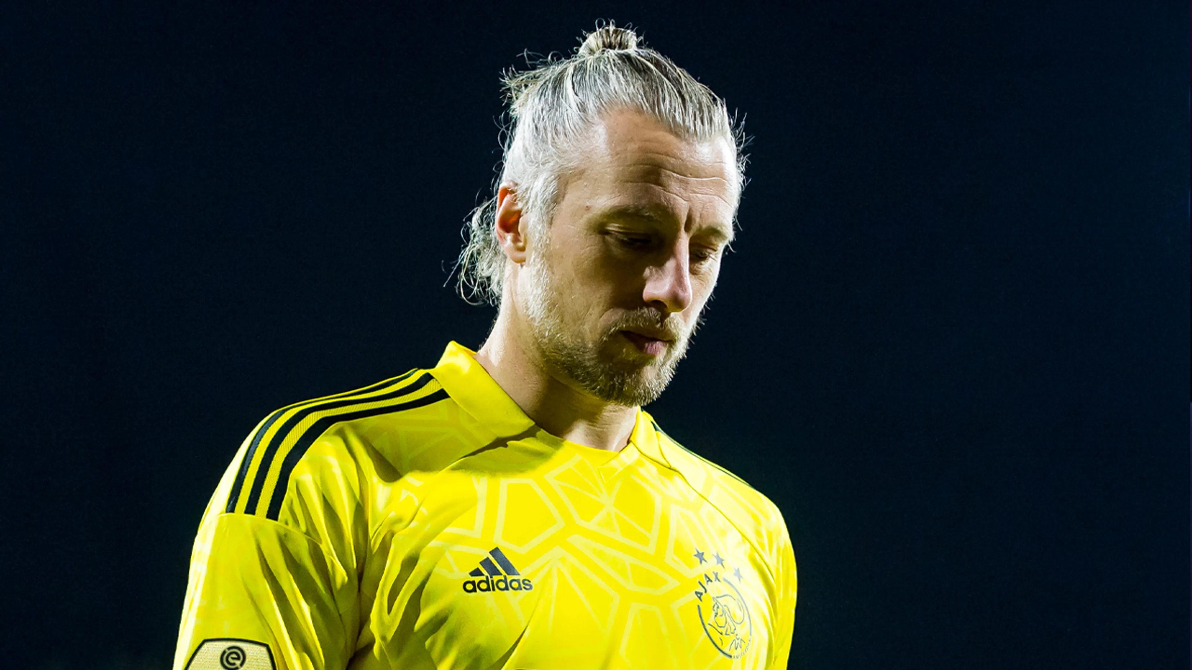 Ajax moet Remko Pasveer minimaal twee maanden missen