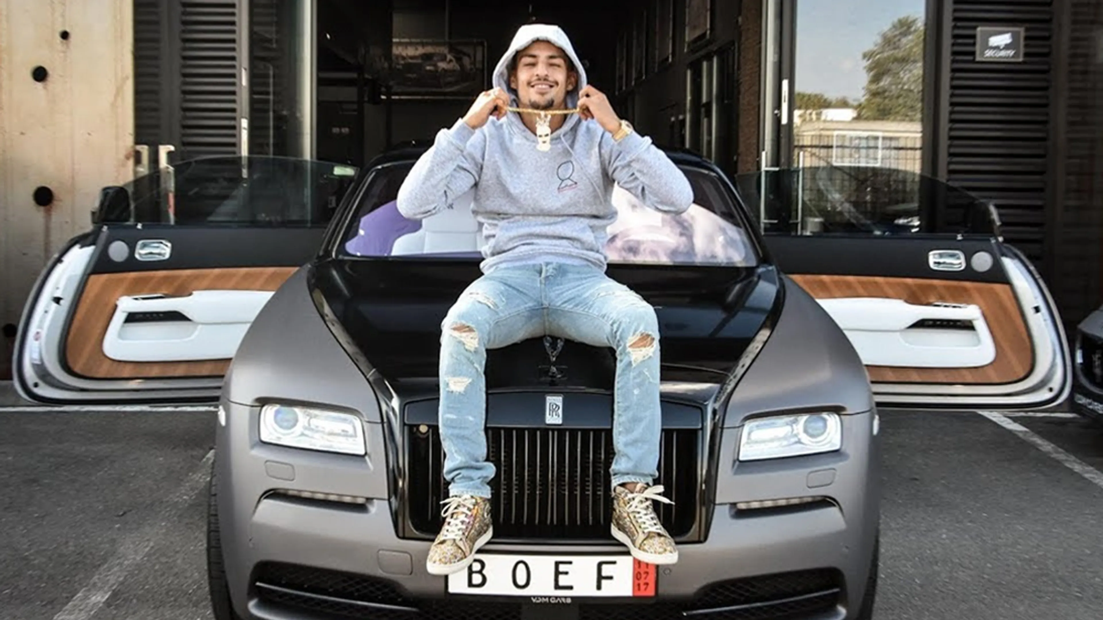 'AZ zit niet te wachten op dit soort koekenbakkers als rapper Boef'