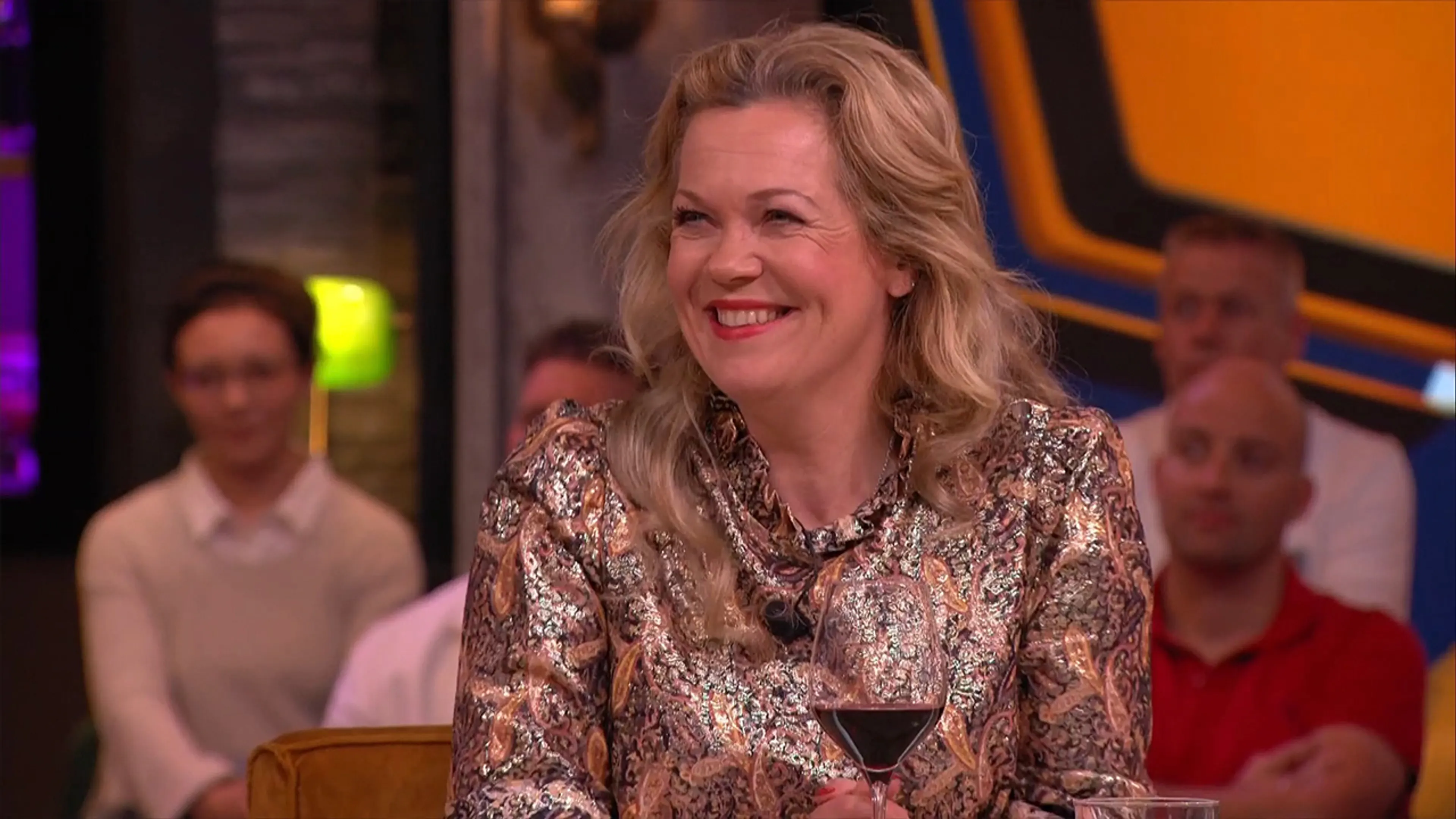 Aflevering Vandaag Inside met Roos Schlikker, vrijdag 22 april 2022