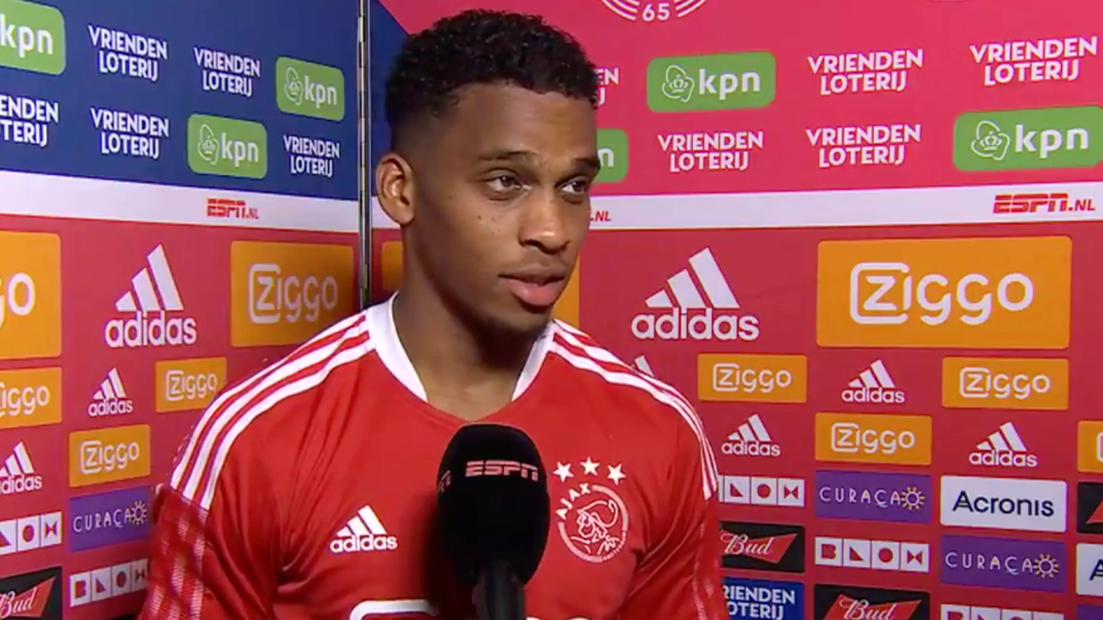Jurriën Timber verliest van broer: 'Gelukkig ga ik morgen naar Oranje, dan hoor ik hem even niet'
