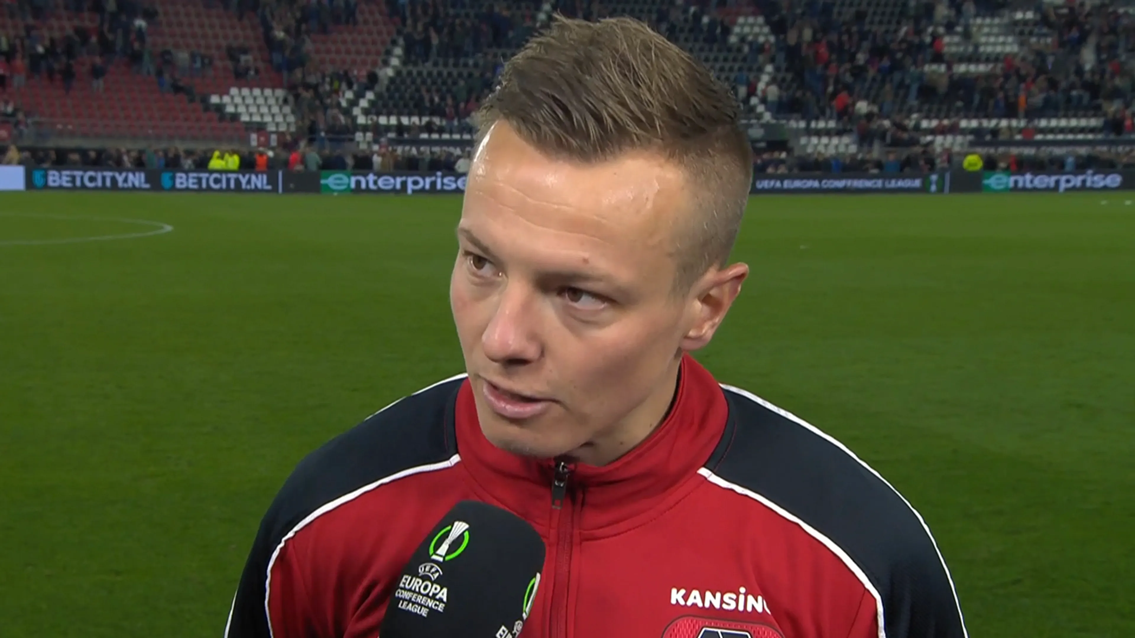 Clasie over rellen op tribune: 'Zit nu meer met wedstrijd in mijn hoofd'