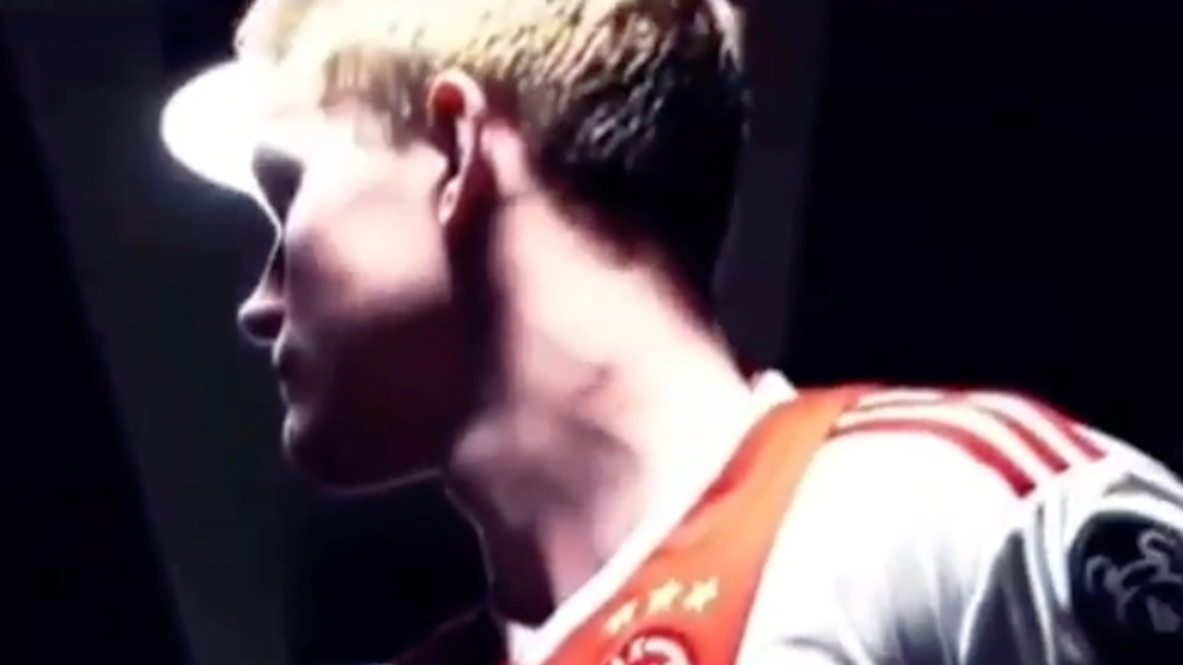 De Ligt neemt met prachtige video afscheid van Ajax-supporters 