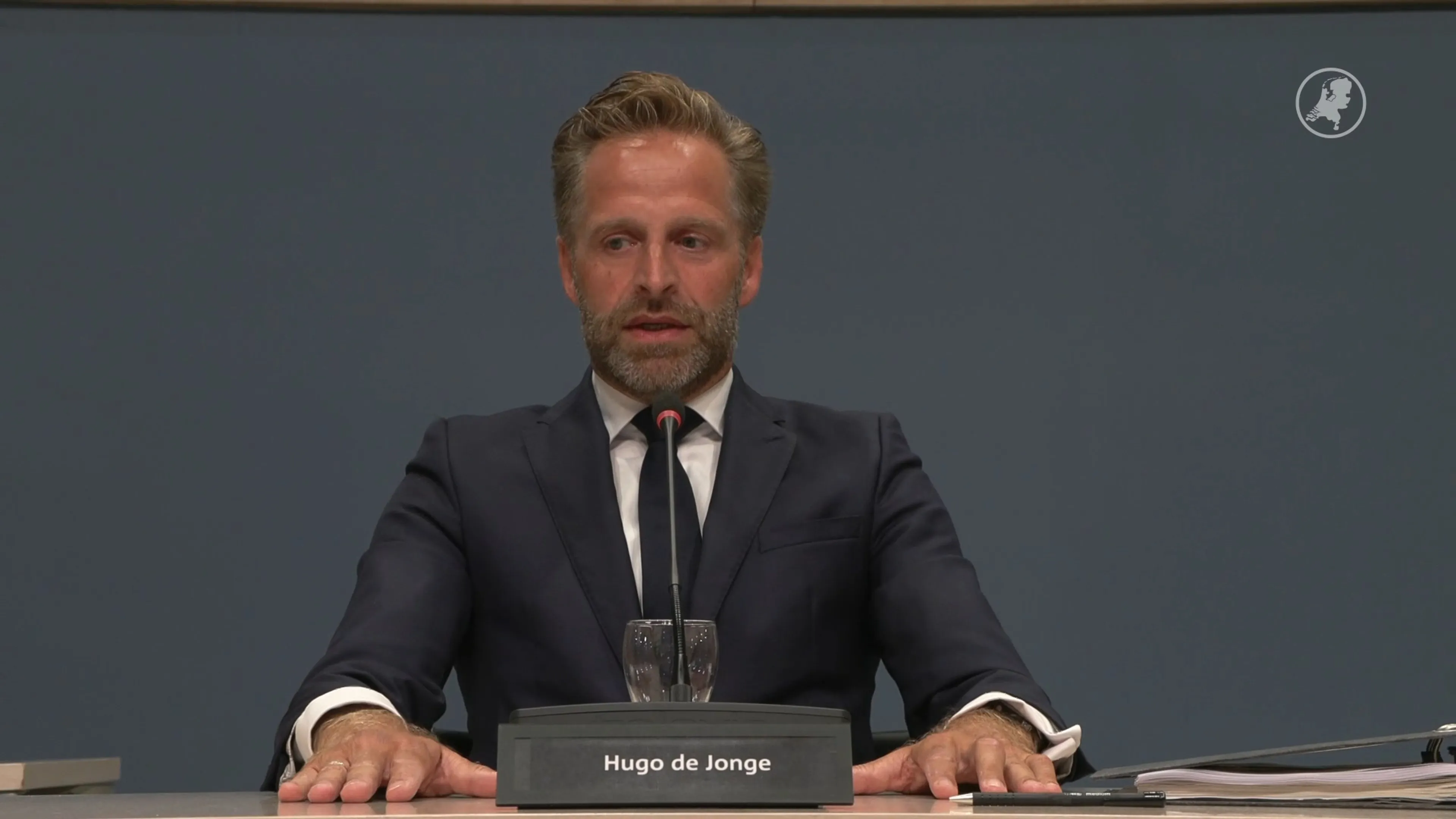 Hugo de Jonge over bezoekersverbod: 'Een van de ingrijpendste maatregelen'