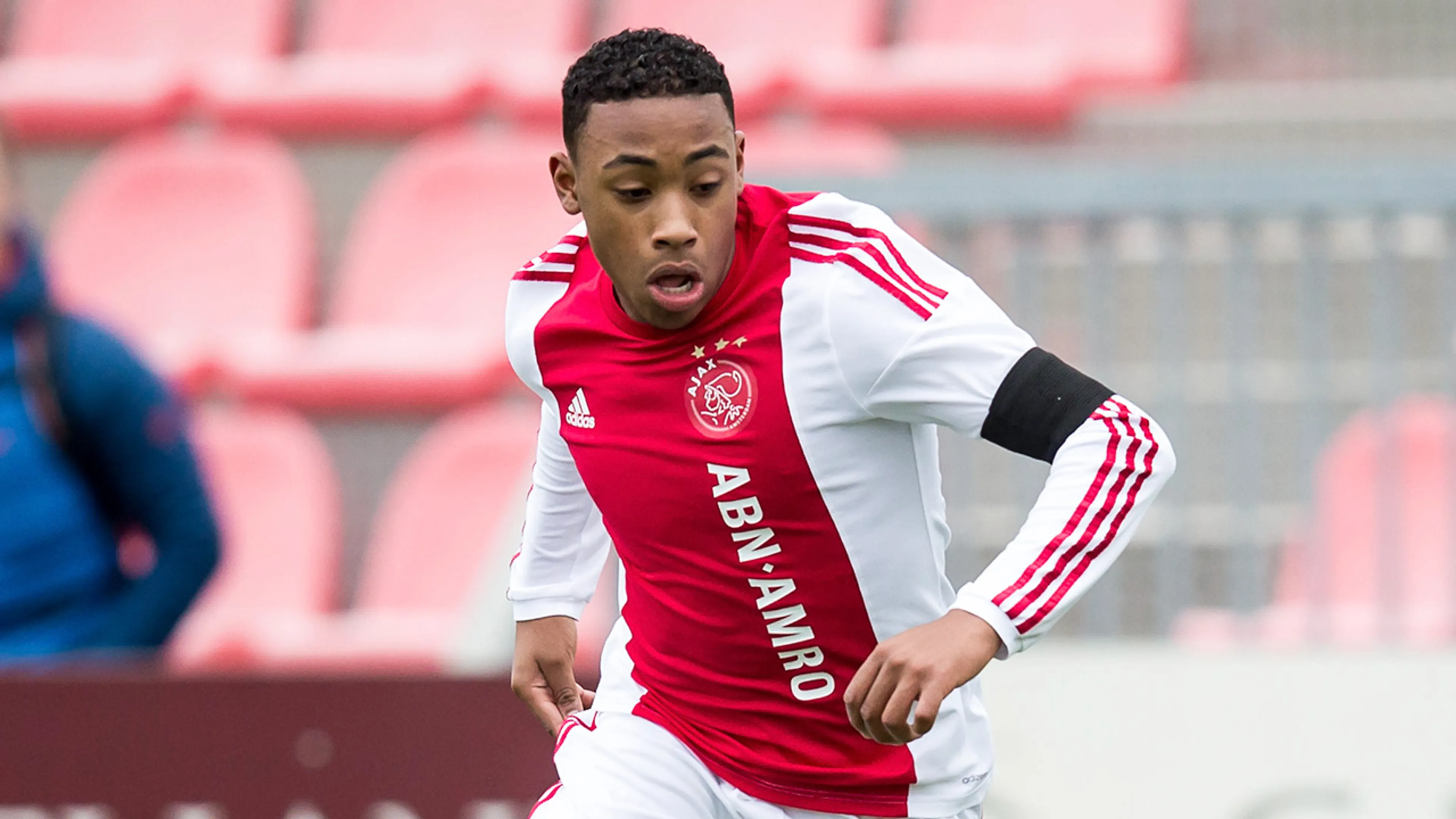 Ajax haalt 19-jarig talent terug van Chelsea