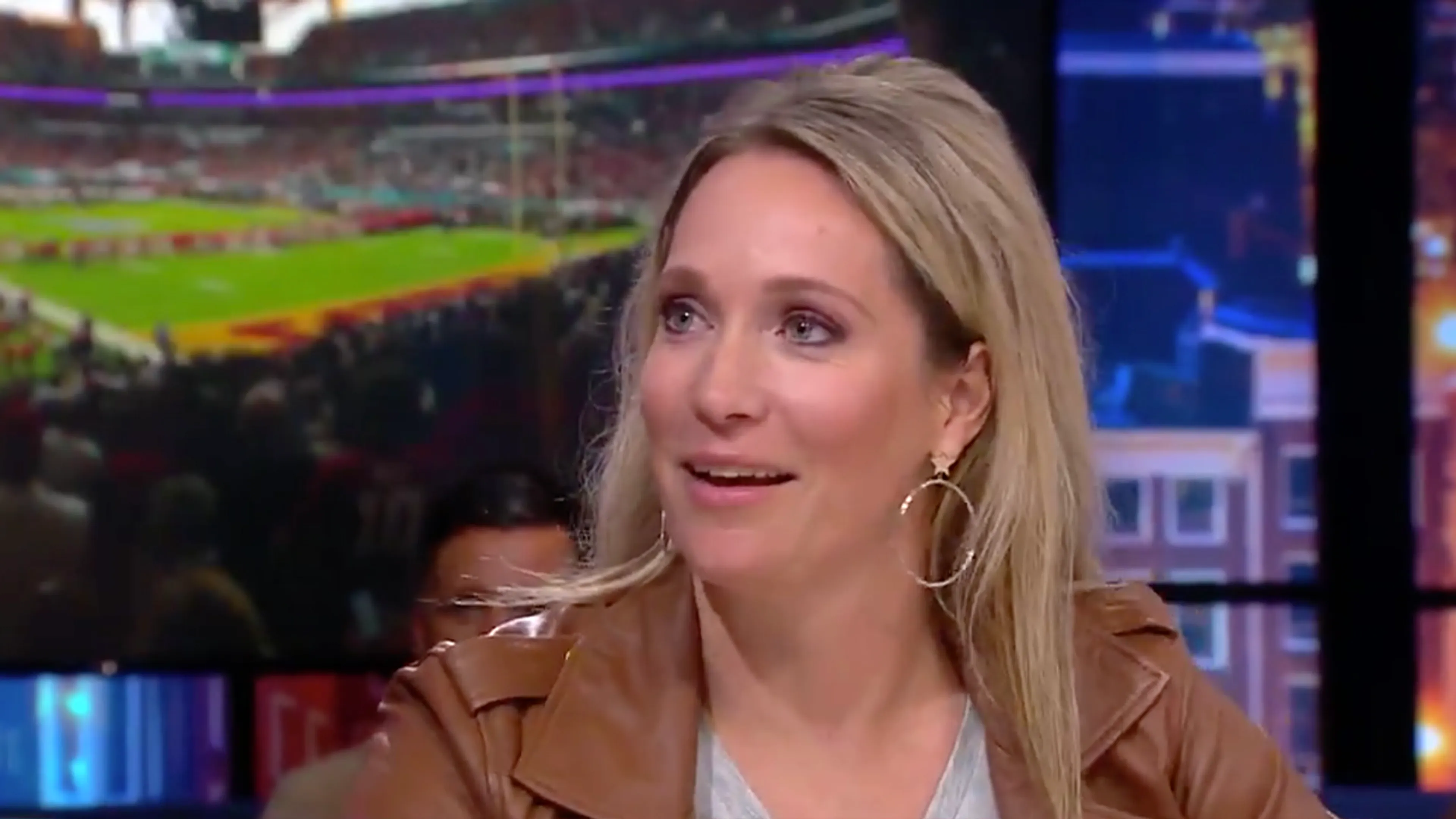 Hélène kijkt enorm uit naar augustus: 'De héle maand vol met voetbal'
