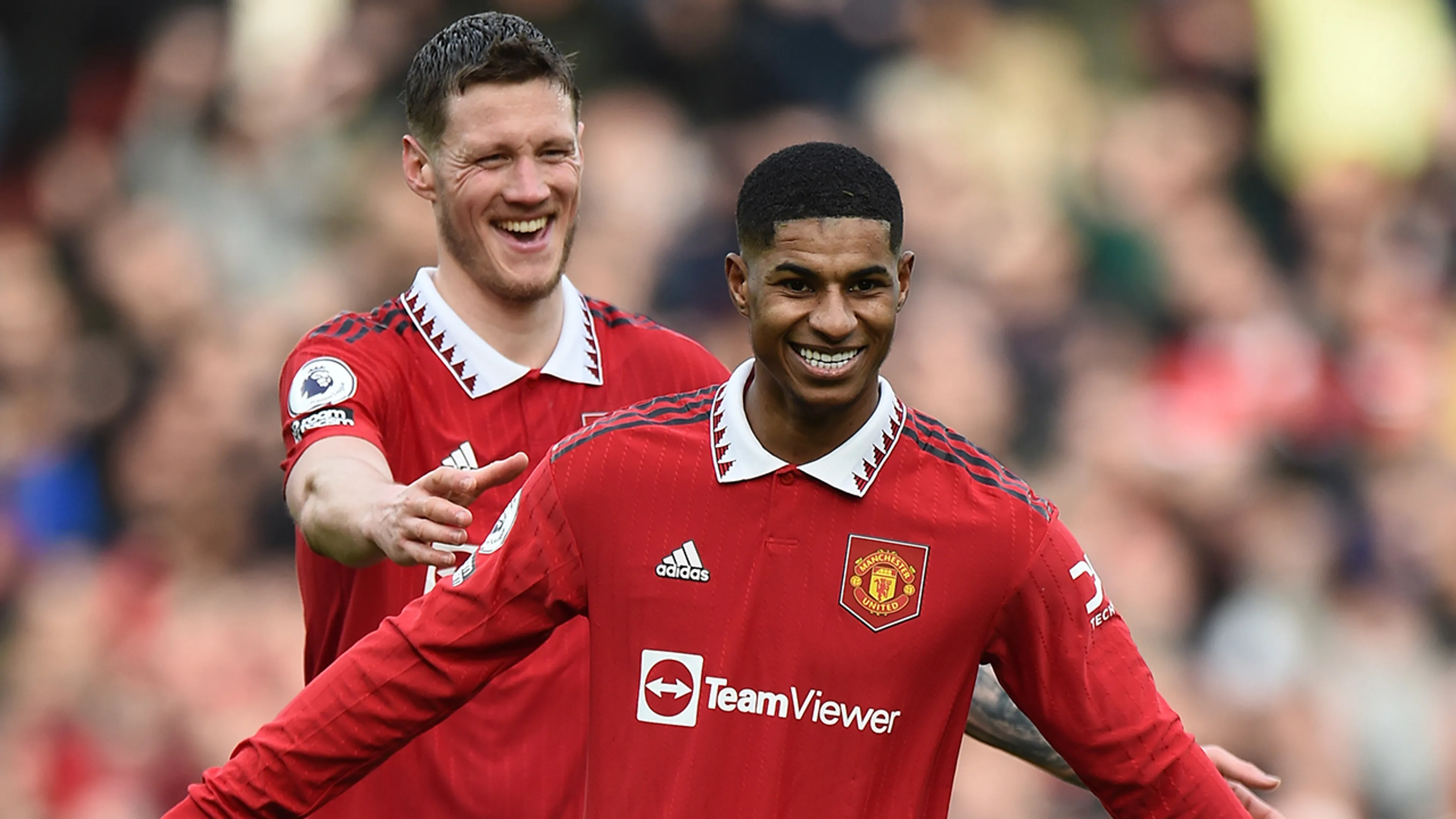 Ten Hag nadert met Manchester United rivaal City na ruime zege op Leicester 