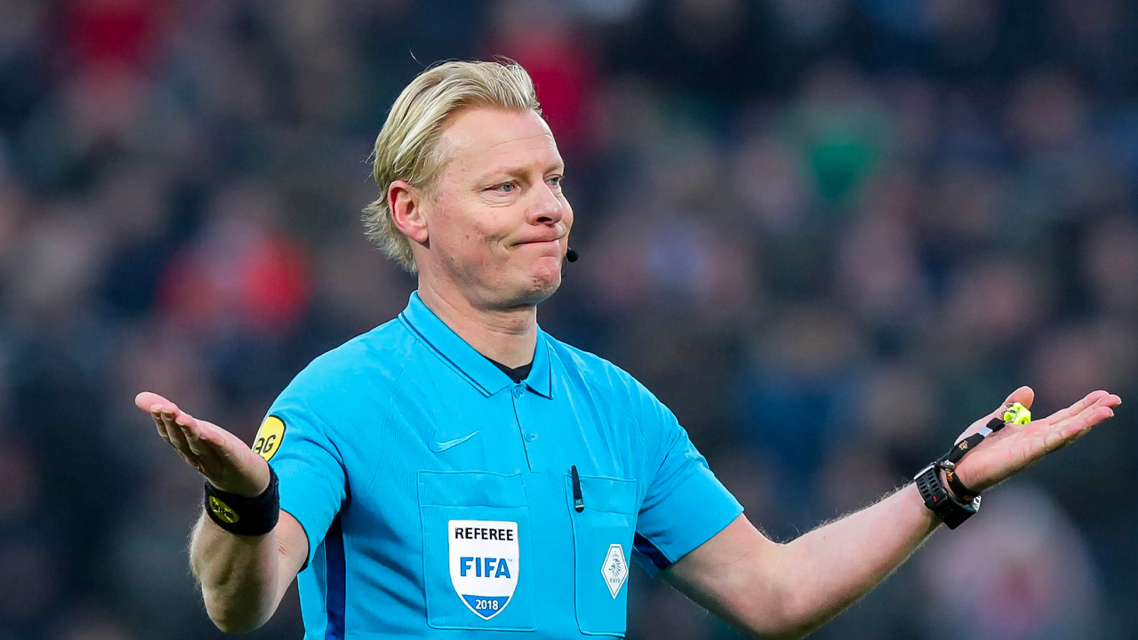 Arbiter Blom valt geblesseerd uit bij Willem II - Heracles