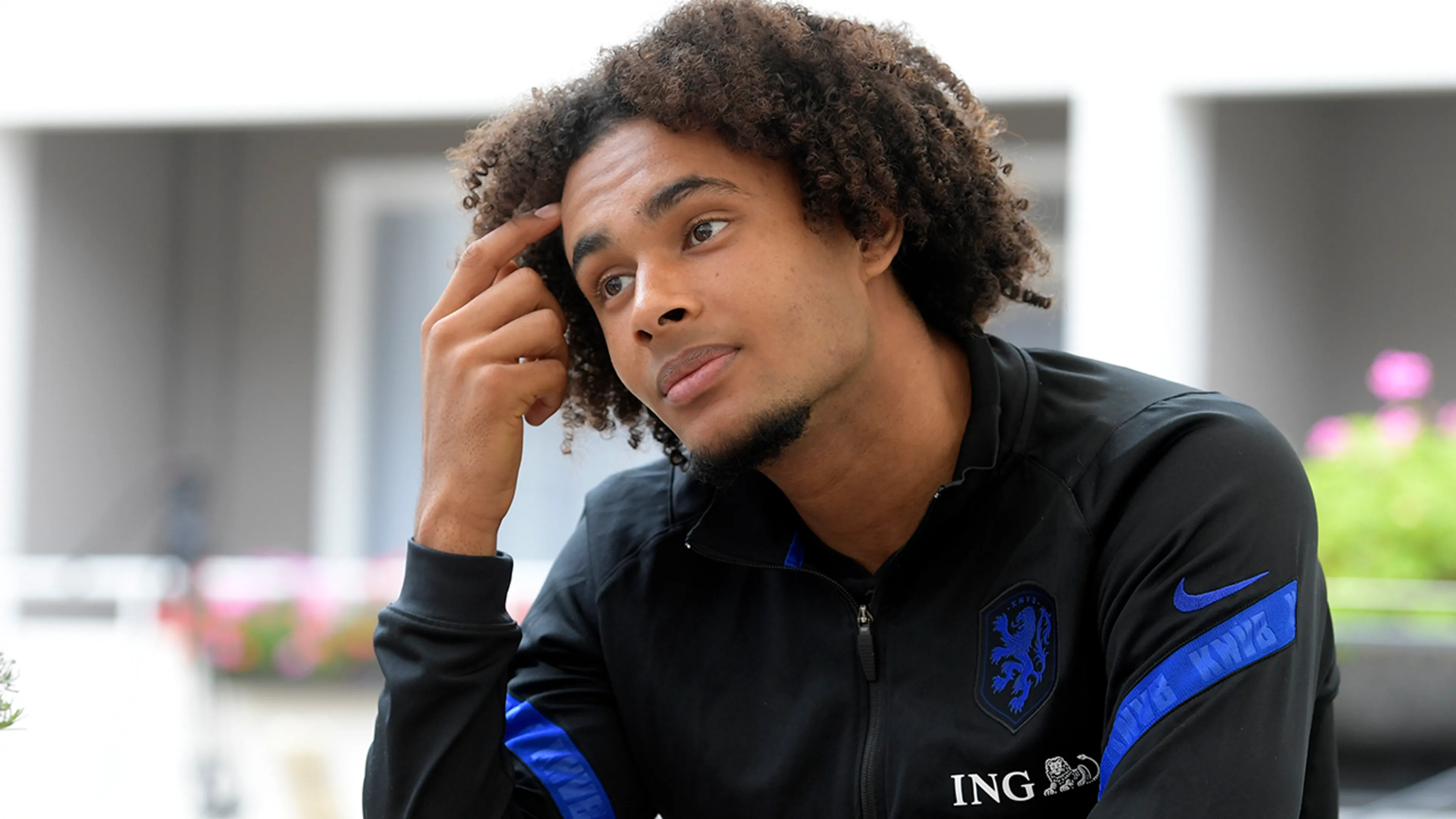 Zirkzee slaat terug naar Van Basten: 'Het was schrikken dat hij zo over mij sprak'