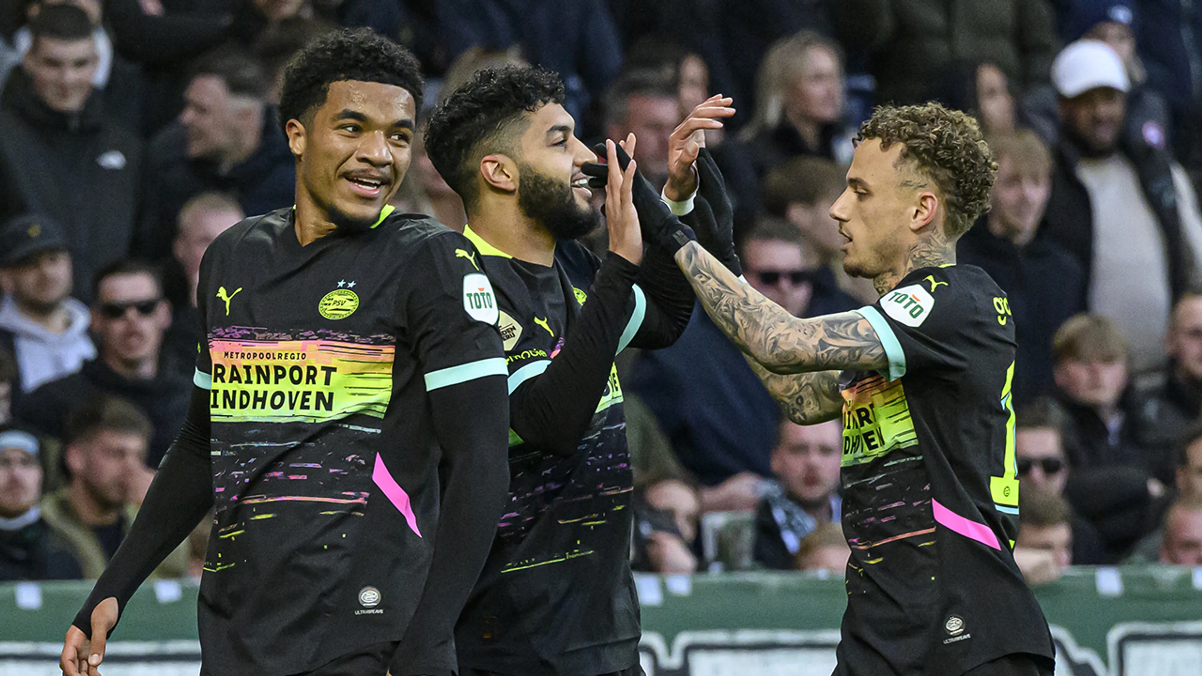 PSV houdt tweede plaats stevig in handen na zege in Groningen