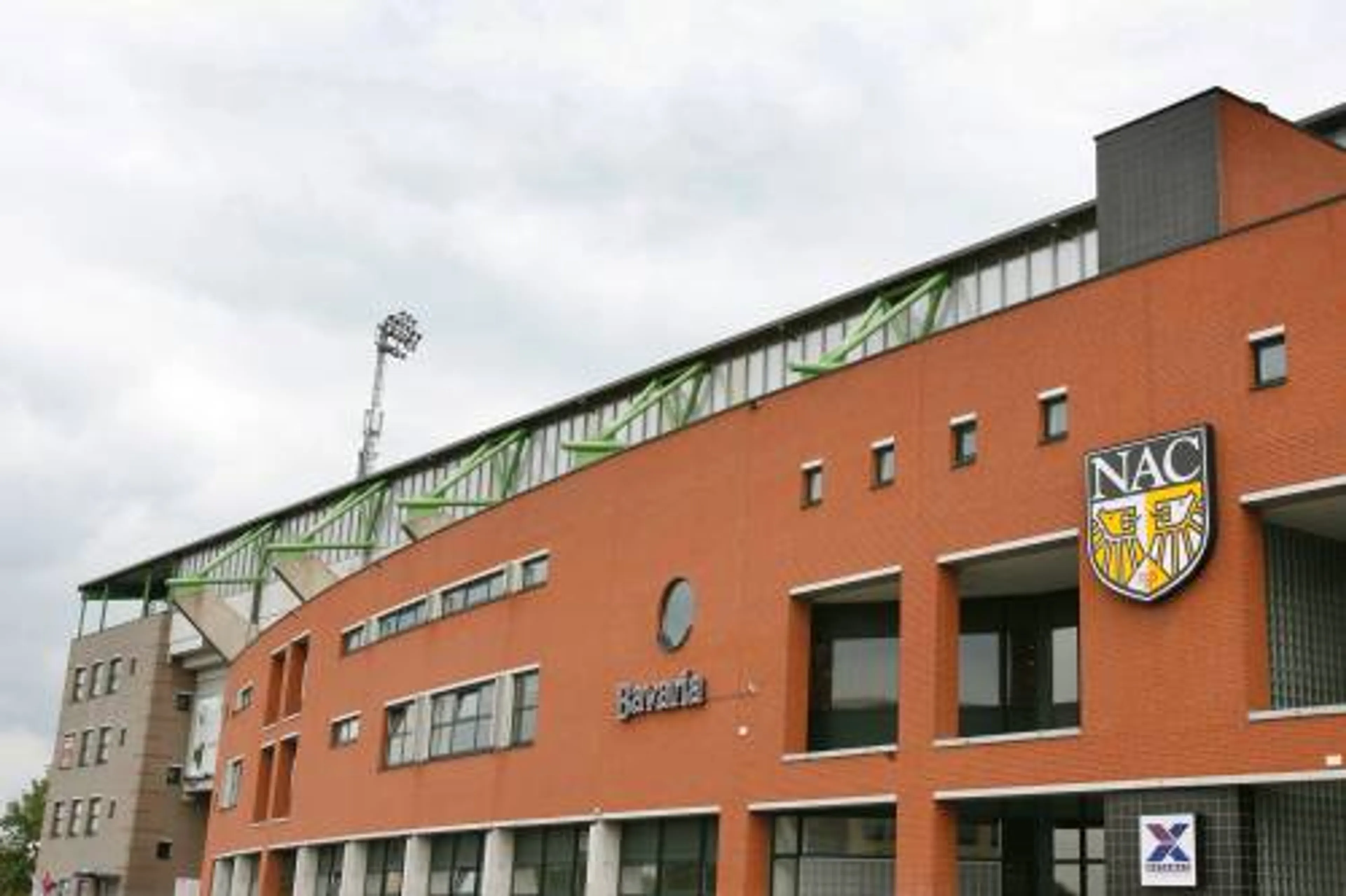 NAC neemt aanvaller Kaikai over van Palace