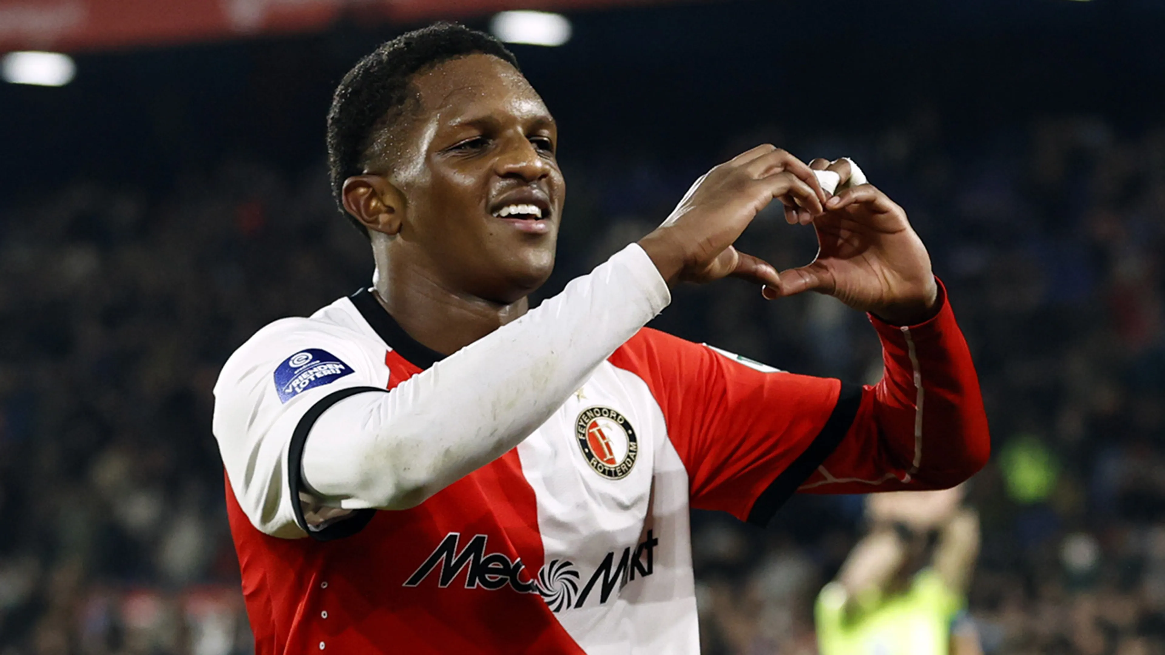 Givairo Read verlengt zijn contract bij Feyenoord