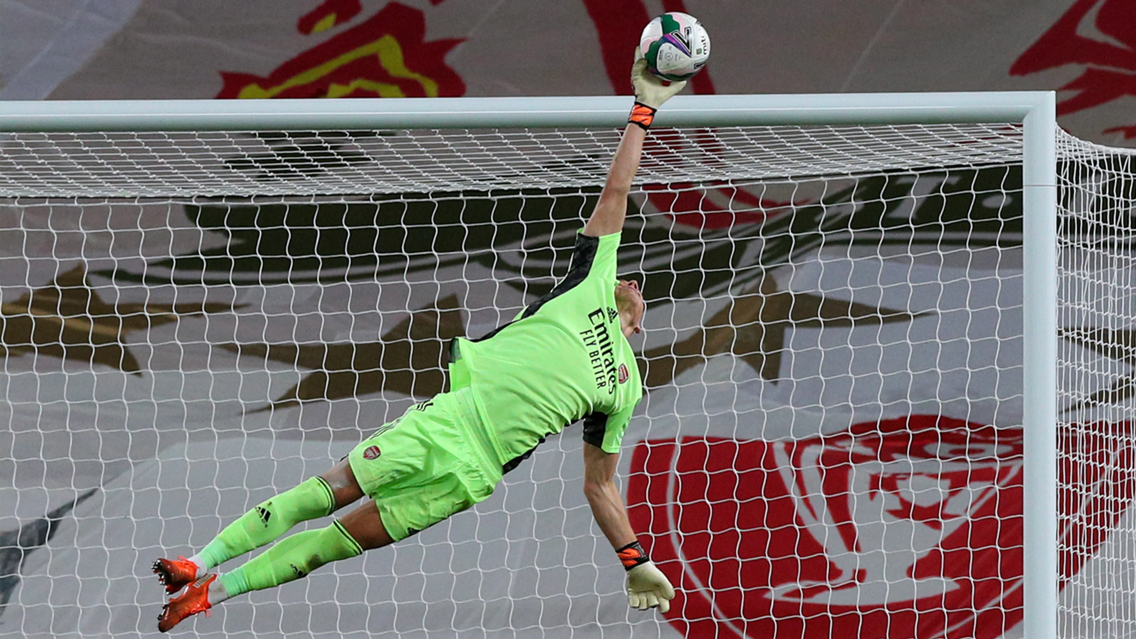 Arsenal na penalty's richting kwartfinale League Cup