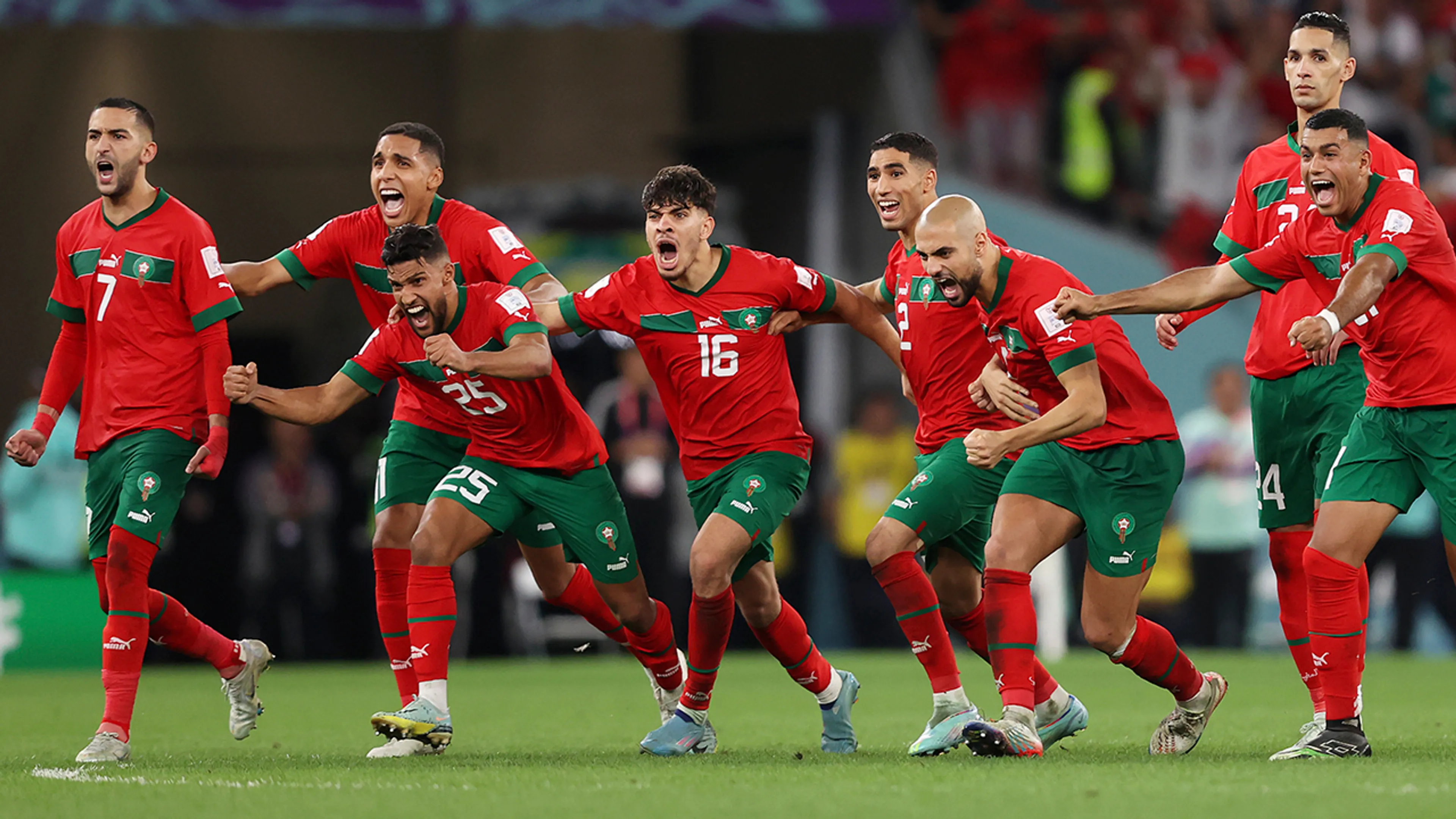 Wat een stunt! Marokko bereikt kwartfinale WK door zege op Spanje via penalty's