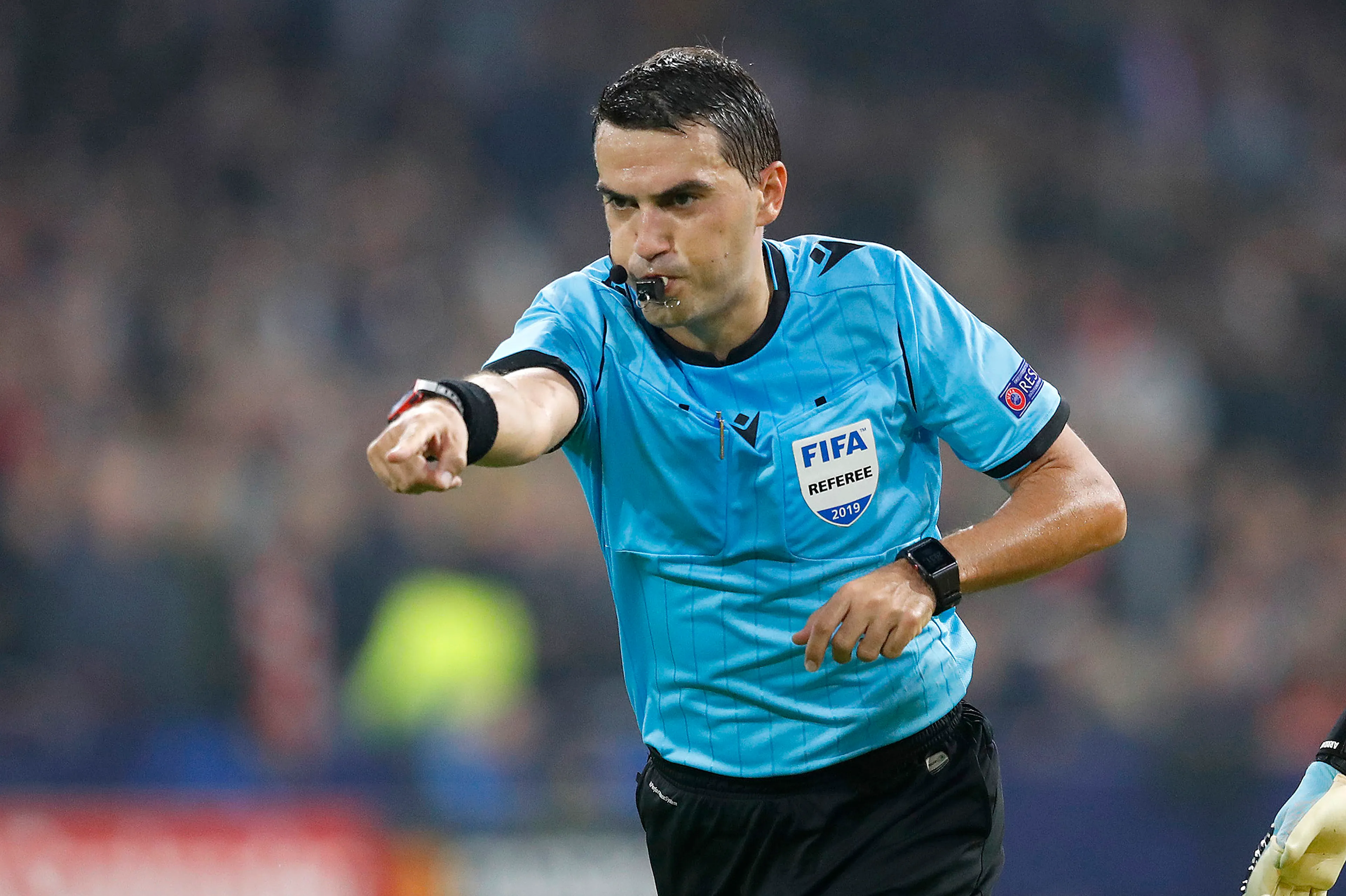 VAR speelt grote rol bij Ajax - Chelsea: geen penalty en goal afgekeurd