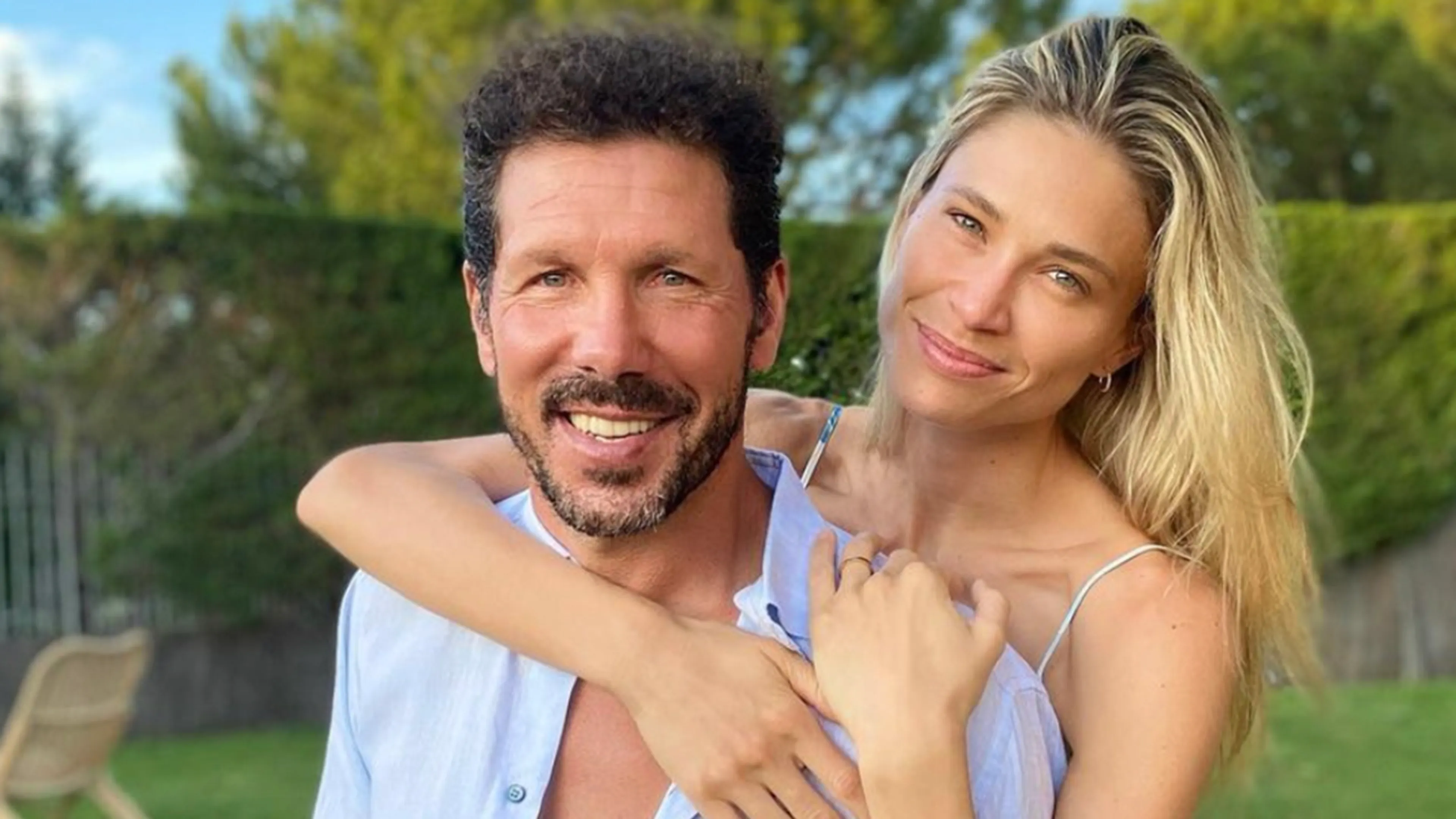 Diego Simeone is dolgelukkig met zijn 18 jaar jongere vriendin
