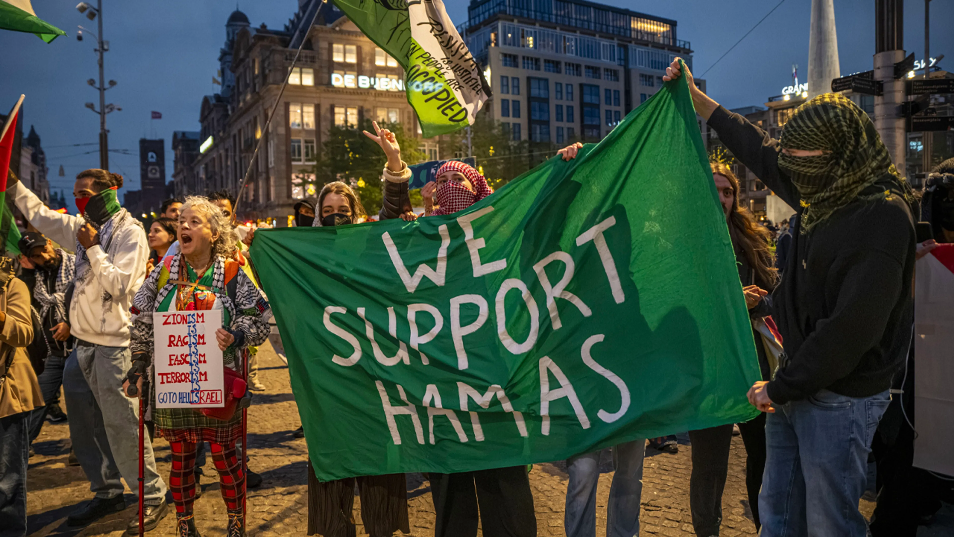 Femke Halsema en politiechef verafschuwen 'steun voor Hamas' op de Dam