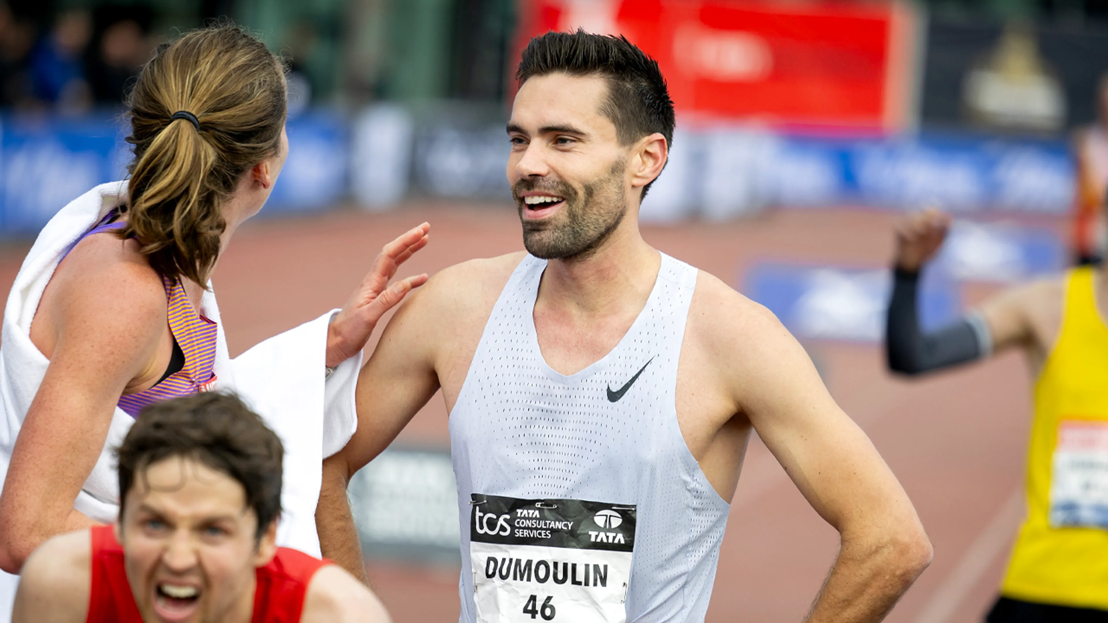 Tom Dumoulin loopt marathon van Amsterdam in minder dan 2,5 uur