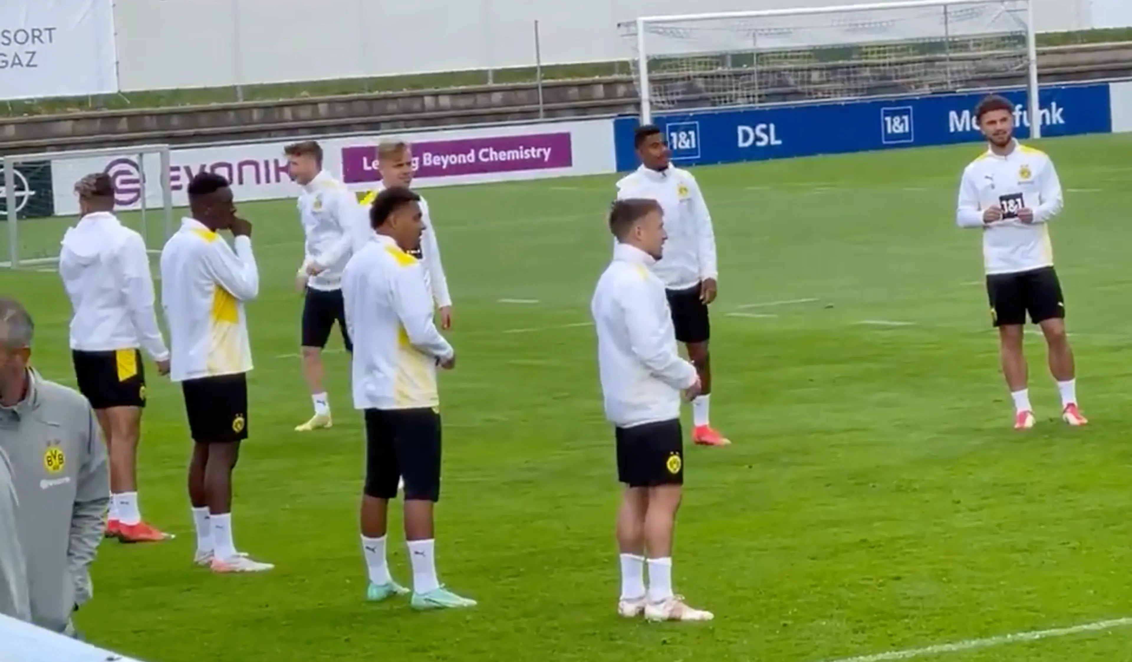 OPMERKELIJK: Malen traint al mee met selectie Borussia Dortmund