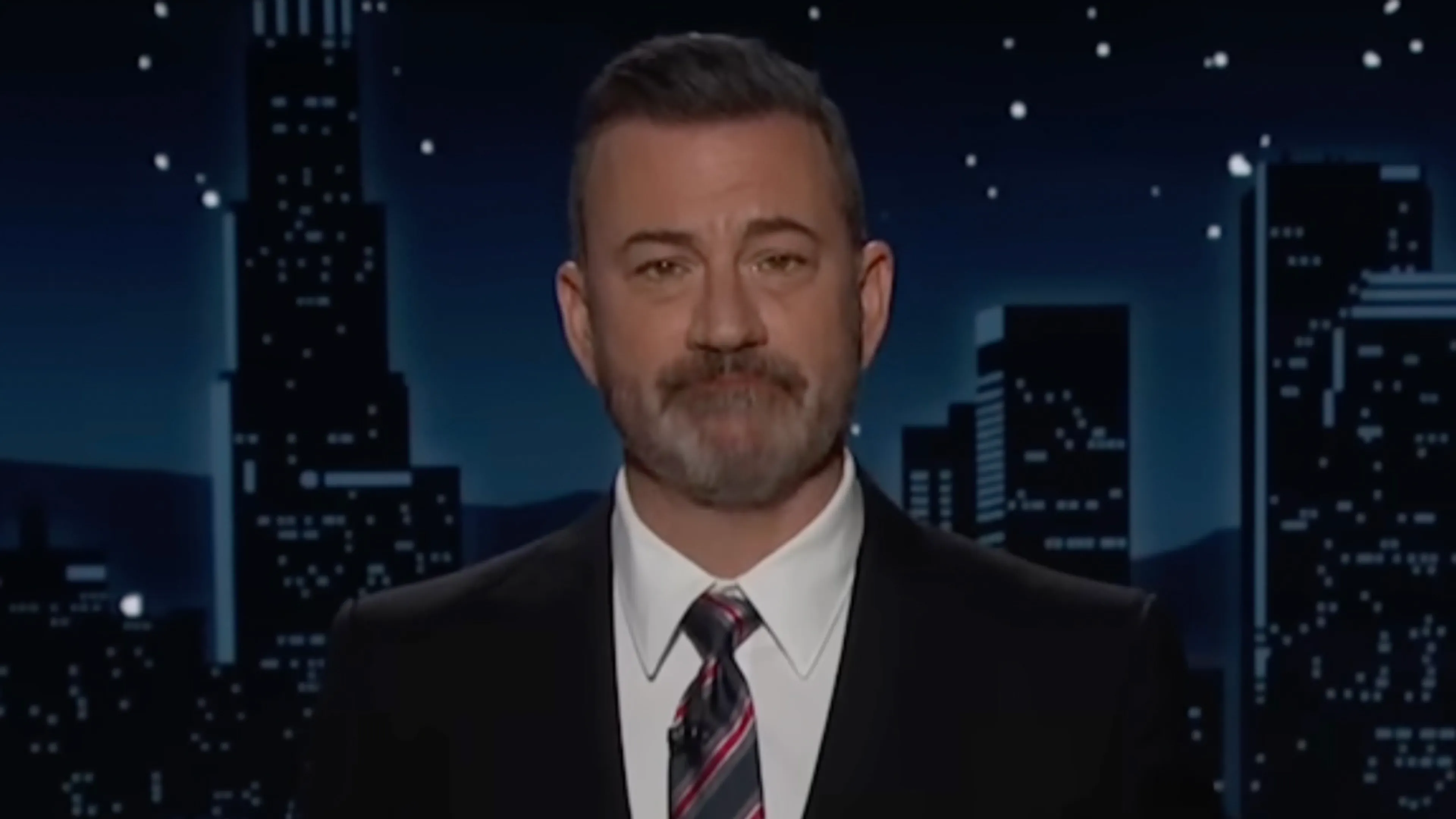 Jimmy Kimmel bij terugkeer: 'Nooit mijn bedoeling om lacherig te doen over moord op jonge man'