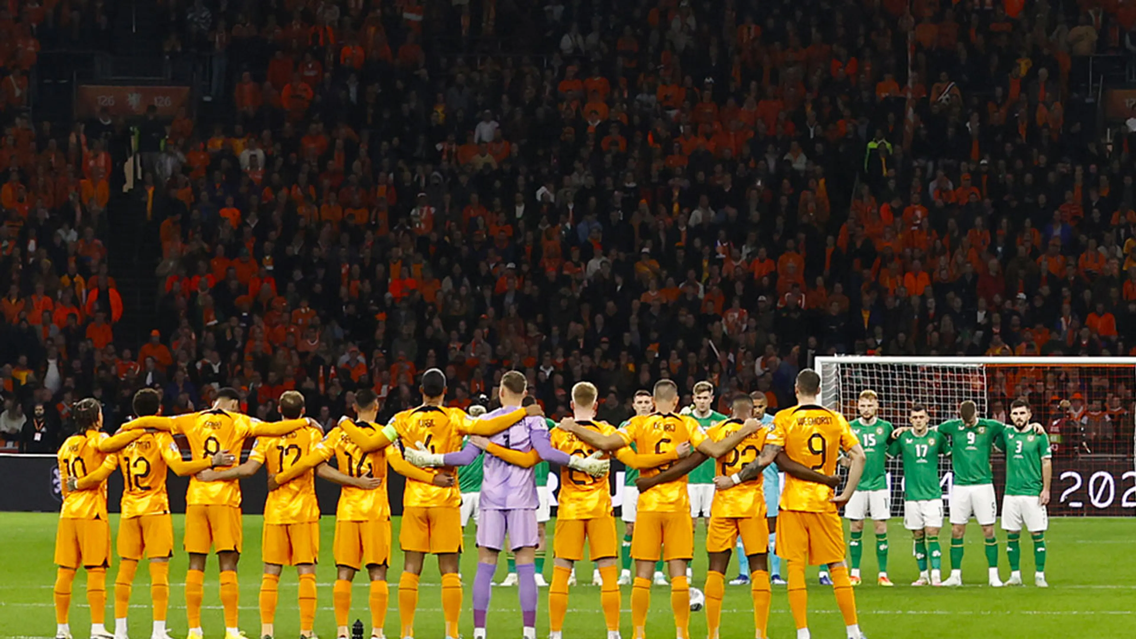 Hartverwarmende minuut stilte voor Ruud Geels voorafgaand aan duel met Ierland