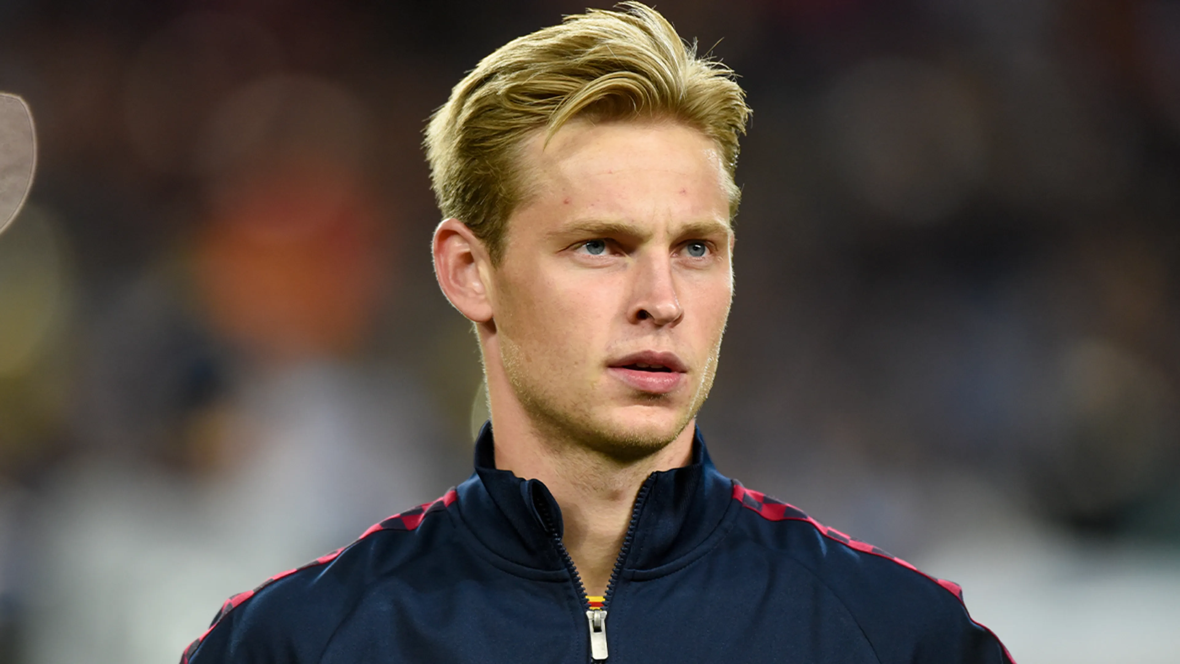 De Jong over positie achterin: 'Zal het invullen zonder te morren'