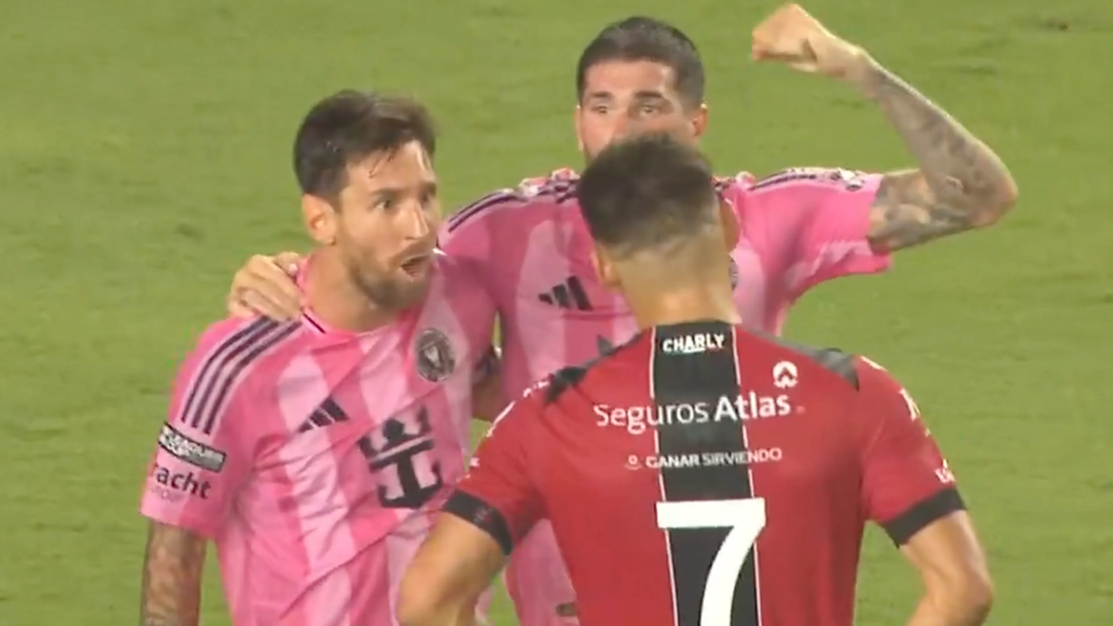 Video: Messi opnieuw goud waard voor Inter Miami en juicht in het gezicht van tegenstander