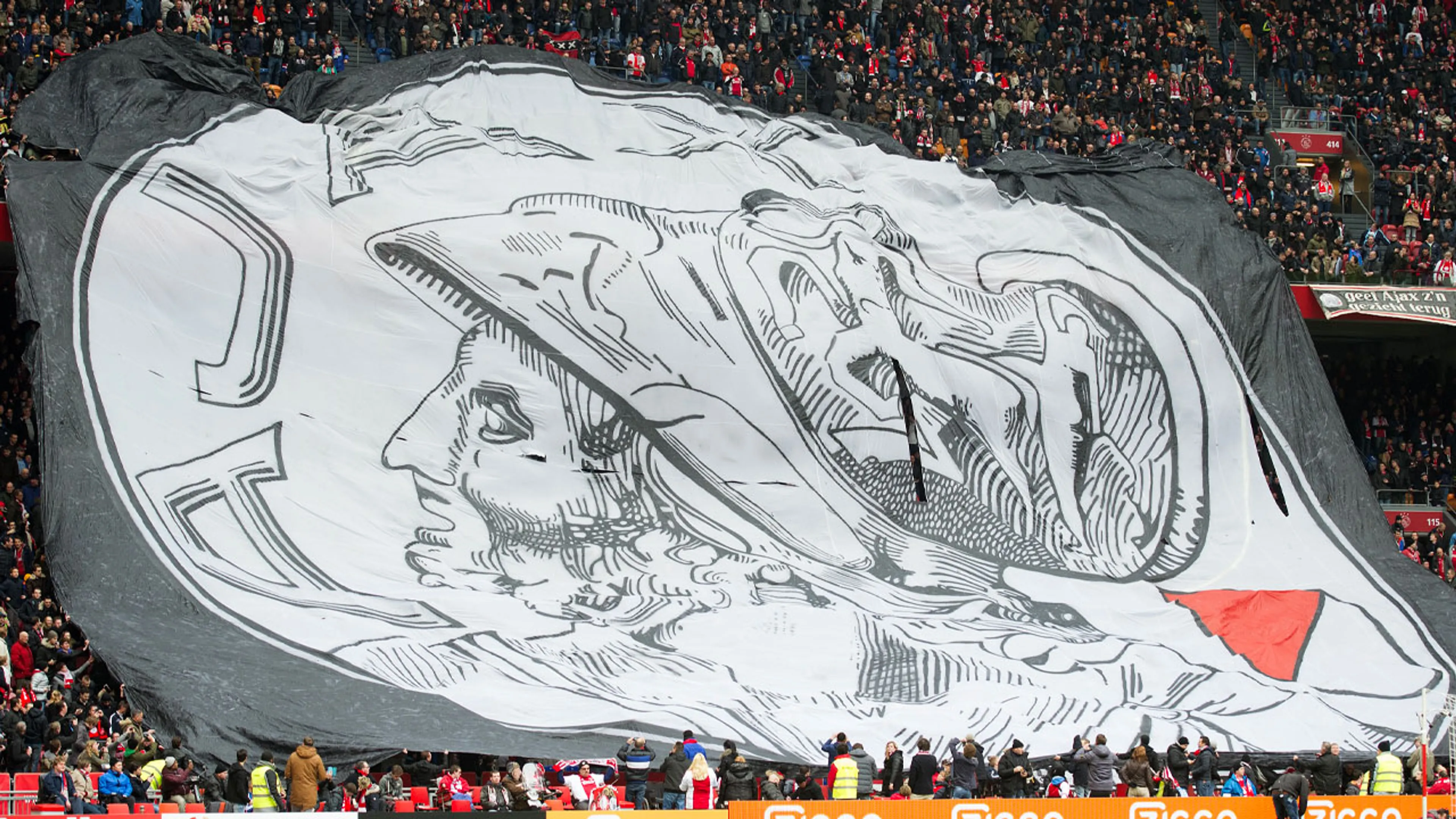 Klassiek Ajax-logo wordt na 34 jaar weer officiële clublogo