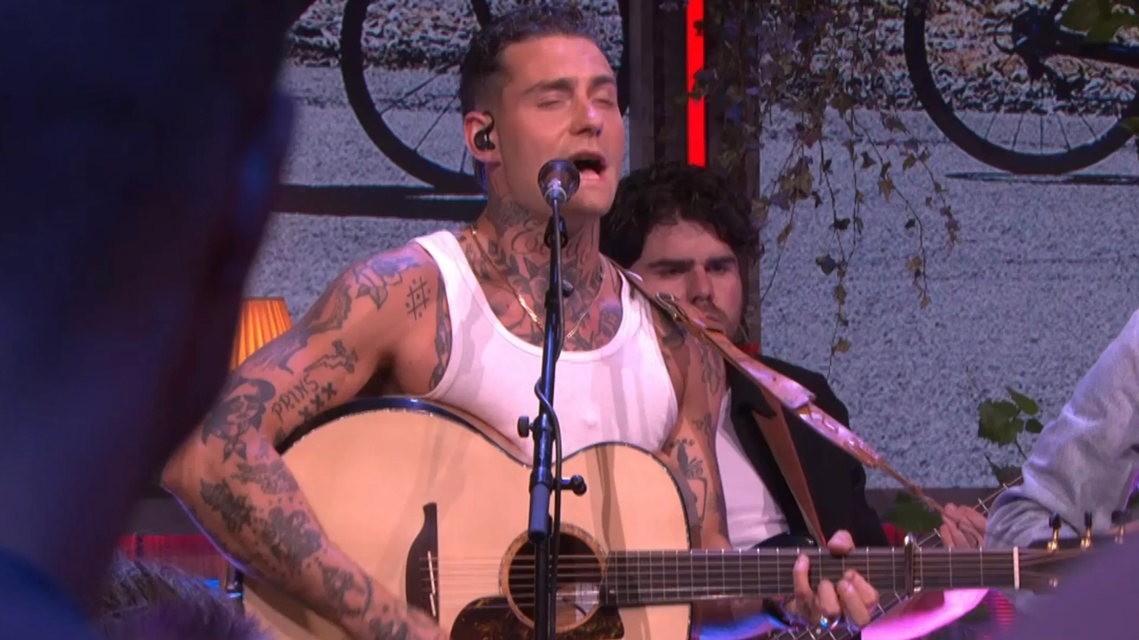 Douwe Bob opent De Oranjezondag met 'All 4 One'