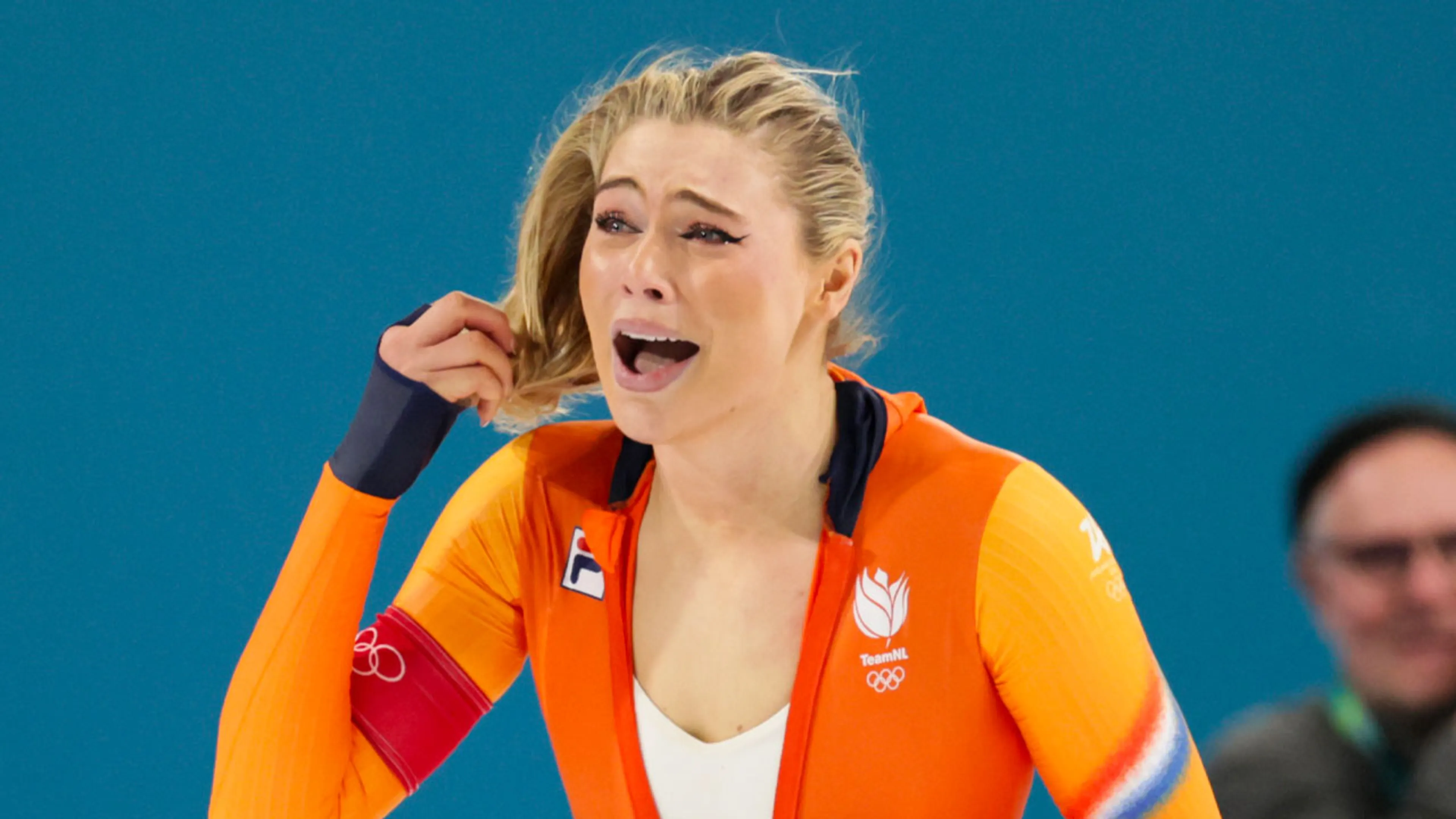 Bizar! Olympisch schaatspak van Jutta Leerdam geveild voor bijna 200.000 euro