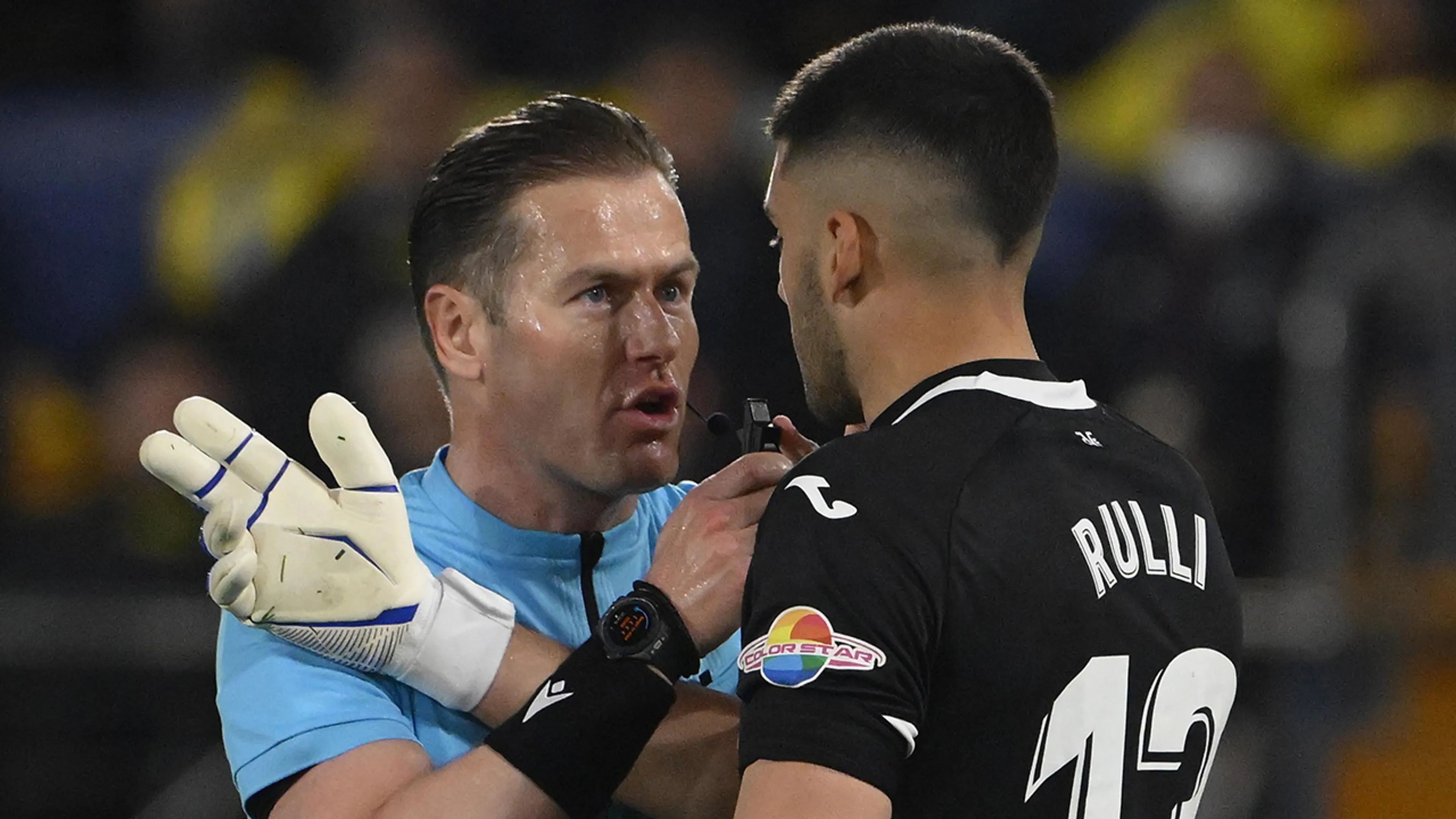 Voorzitter Villareal woedend op Makkelie: 'Hij kan het niveau niet aan'