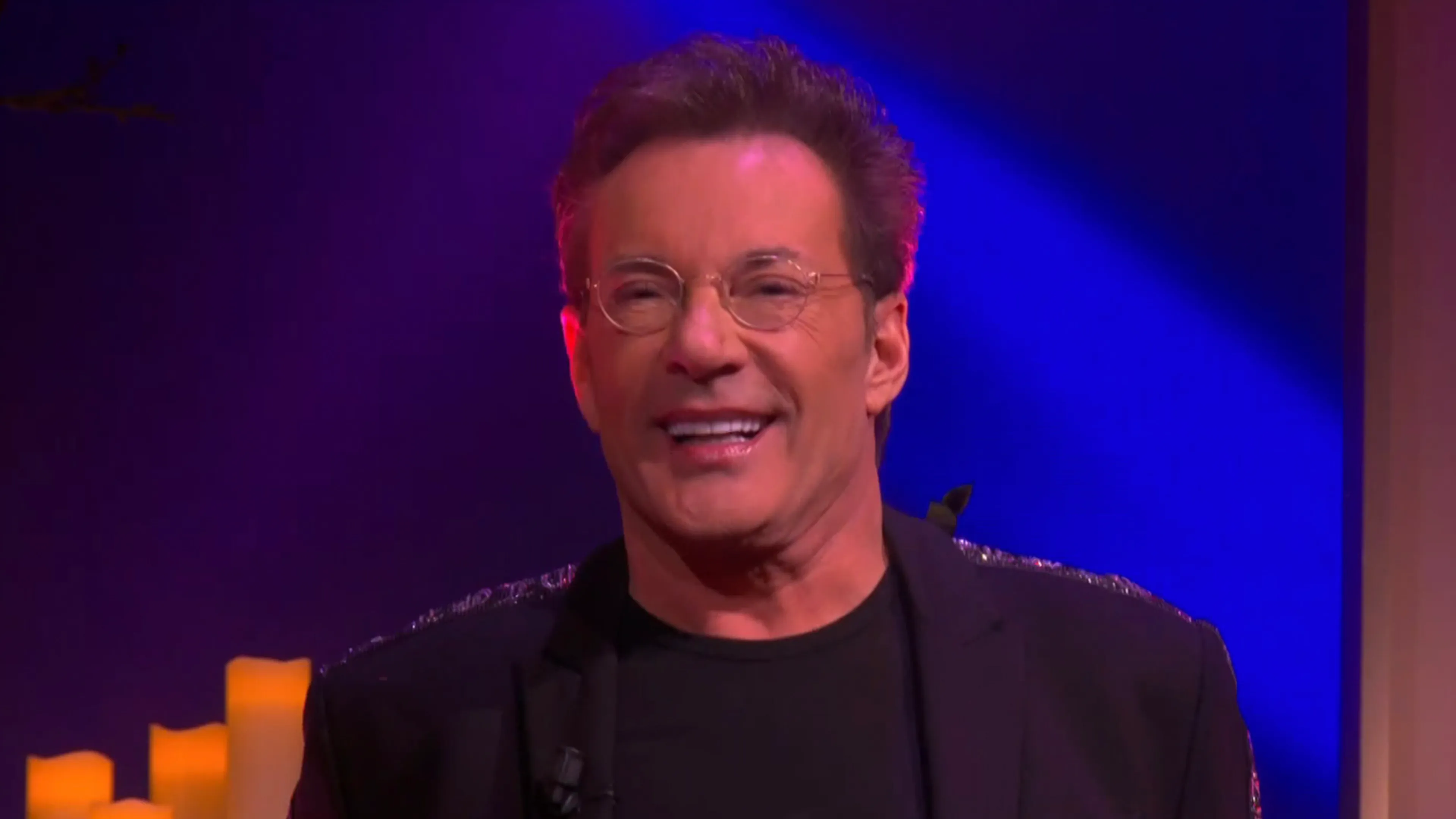Gerard Joling zet studio van De Oranjewinter op z'n kop met 'Altijd Vrijgezel'!