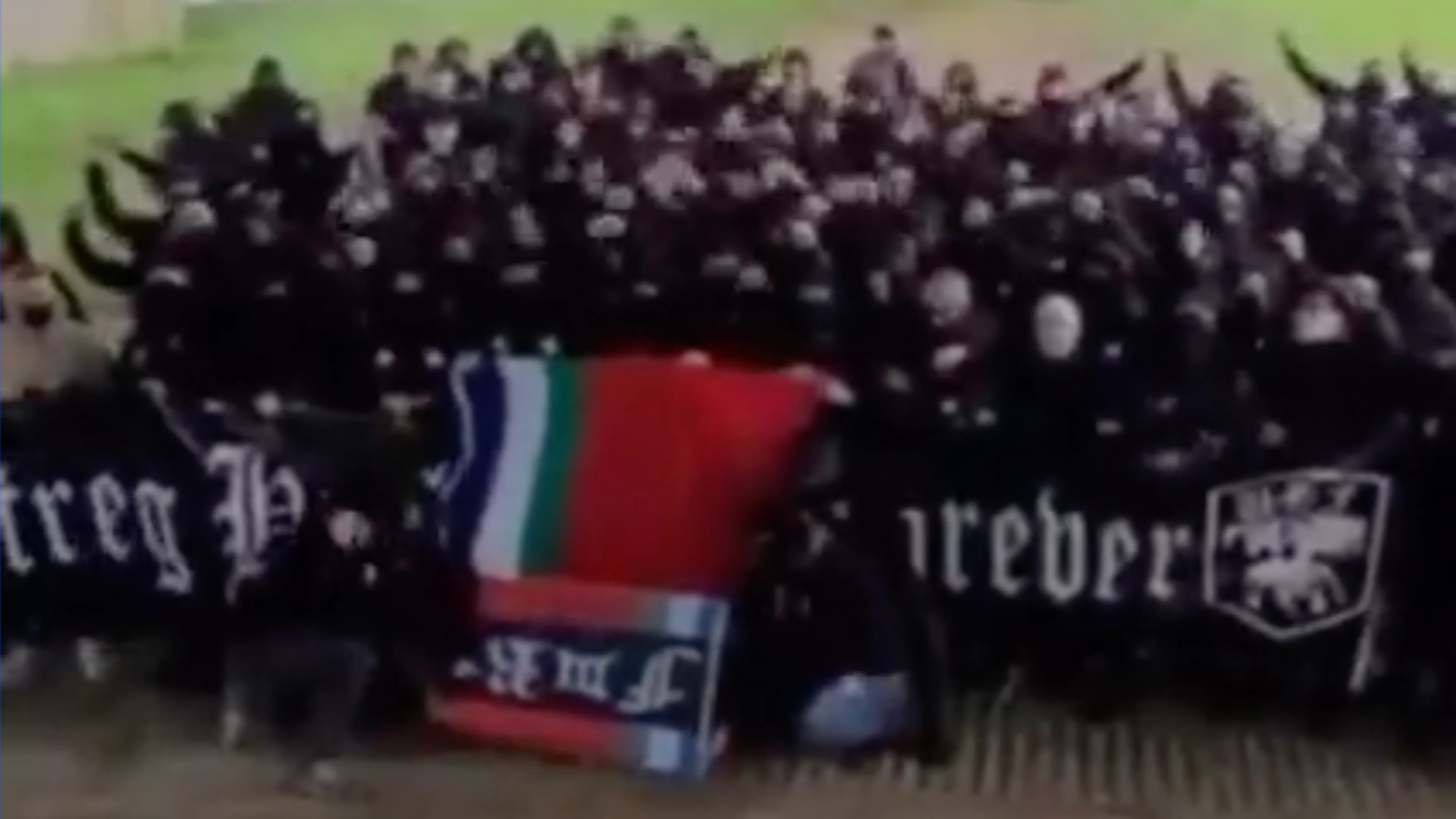 Supporters FC Utrecht met duidelijke boodschap: 'Feyenoord dood!'