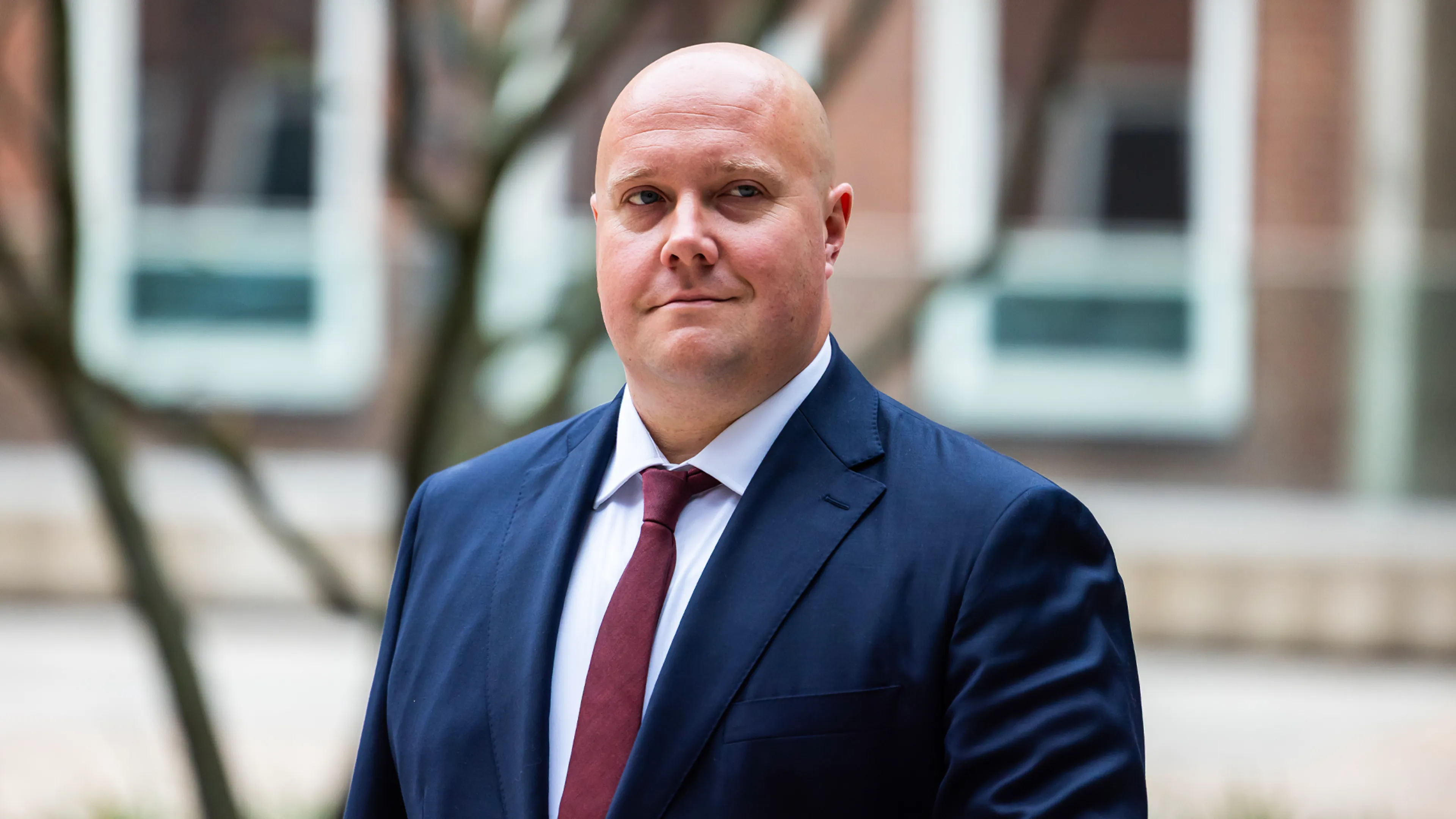 Kabinet wil in meer asielzoekerscentra werken gaan stimuleren